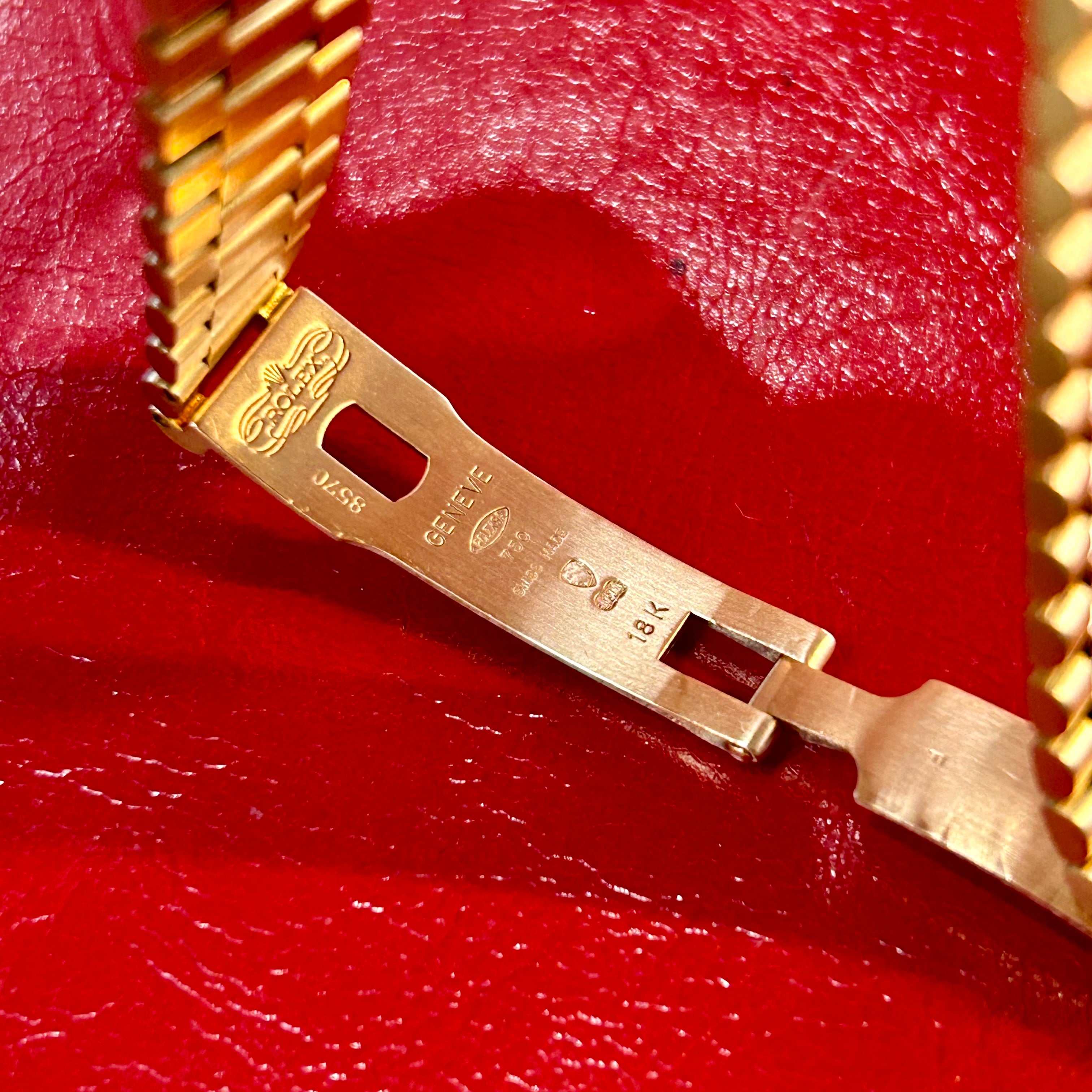 Rolex Lady President Ref 6917 | 26mm | Pink Mother of Pearl Diamond Dial & Bezel Watch