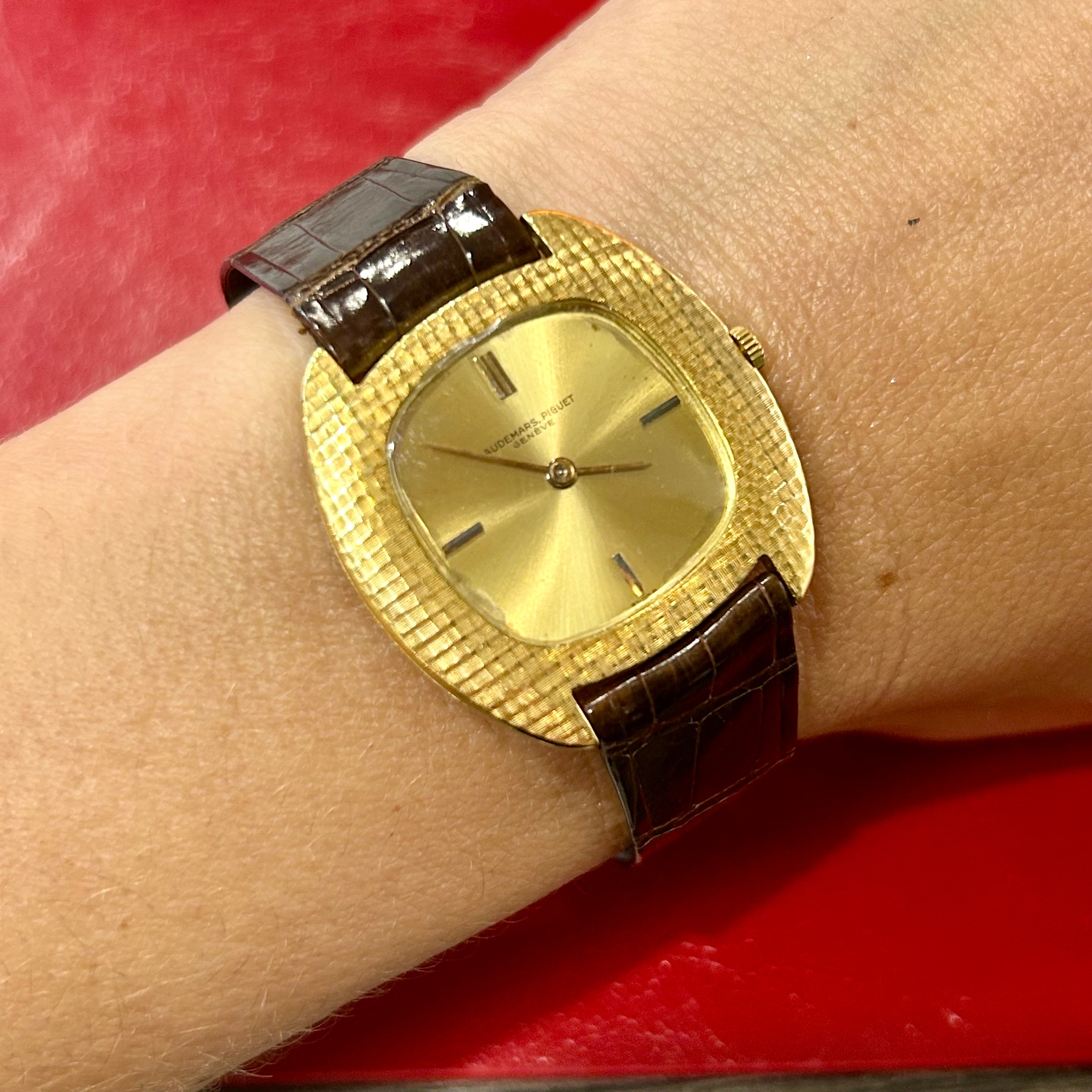 Vintage Audemars Piguet Ultra Thin Ref 35608  | 31mm | 18k Yellow Gold