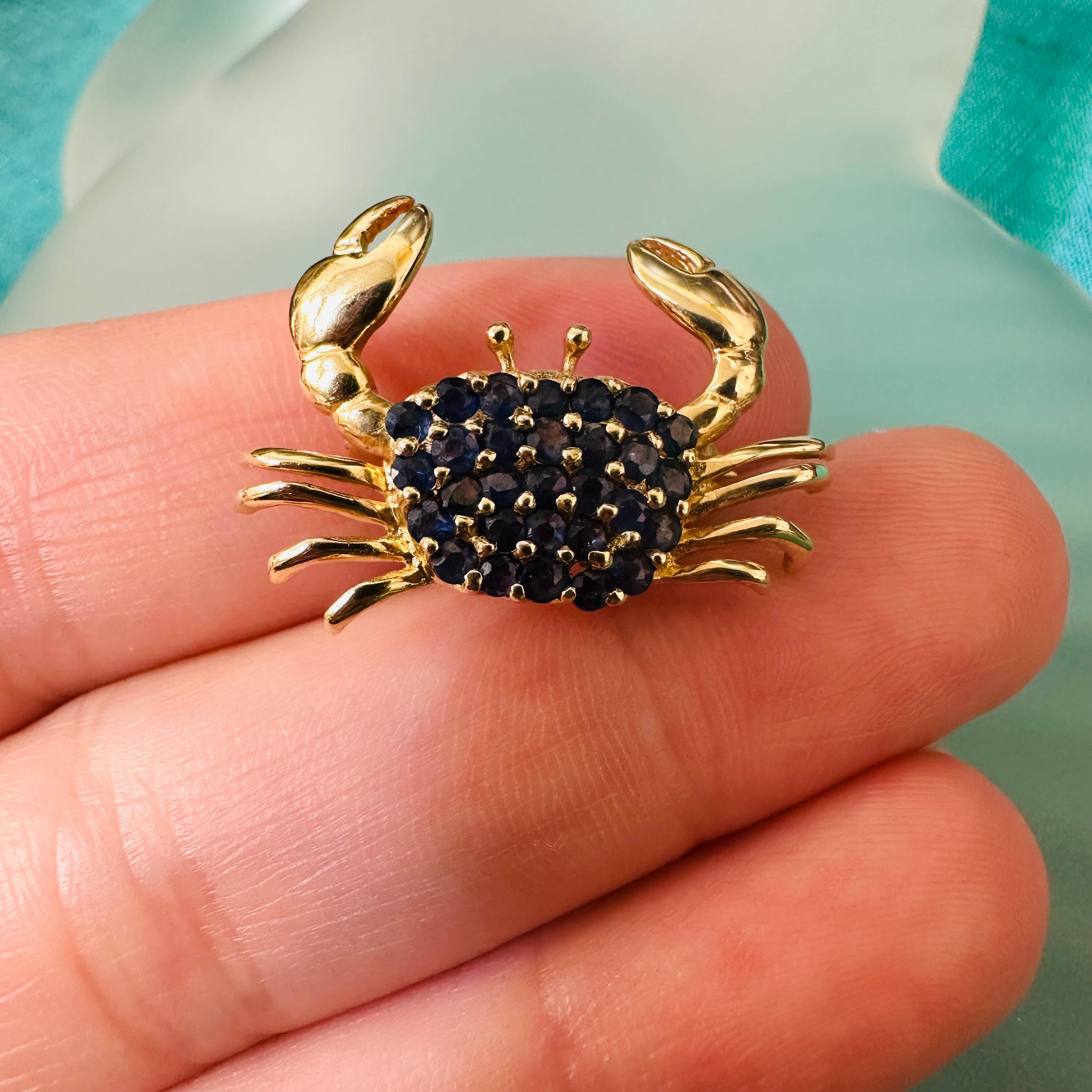 14K Yellow Gold Sapphire Crab Pin