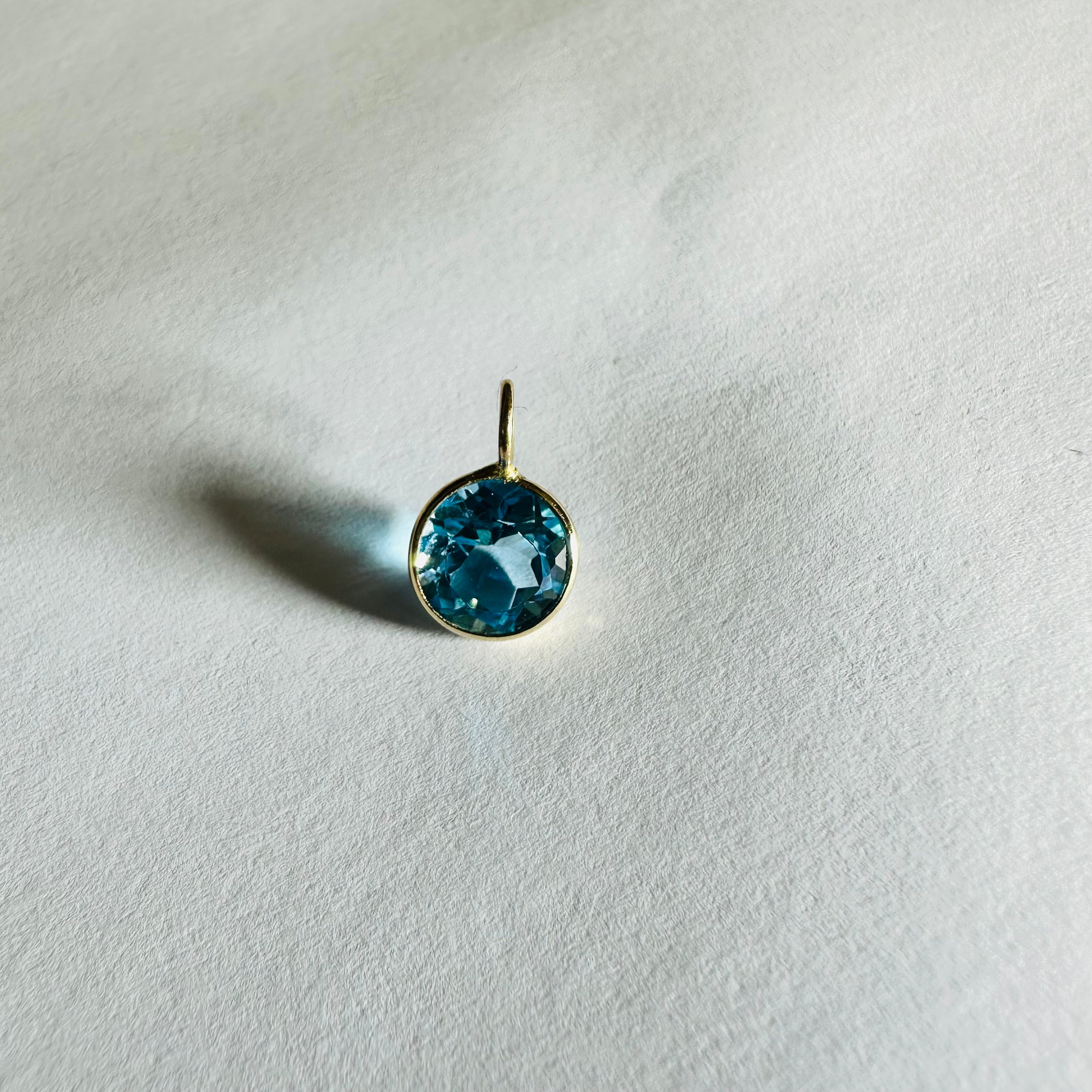 Blue Topaz 14K Yellow Gold Charm Pendant Round Shape