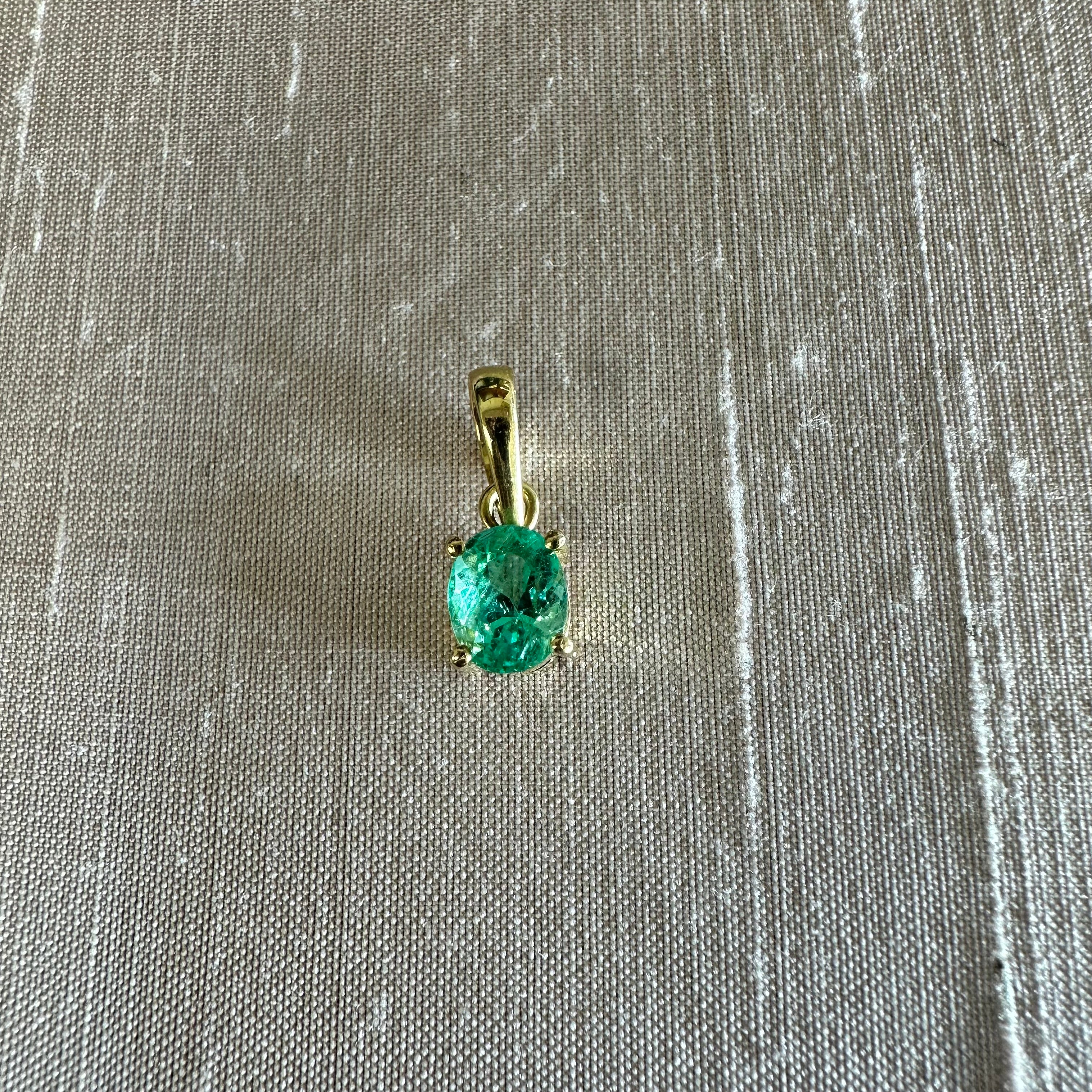 18K Yellow Gold Emerald Oval Charm