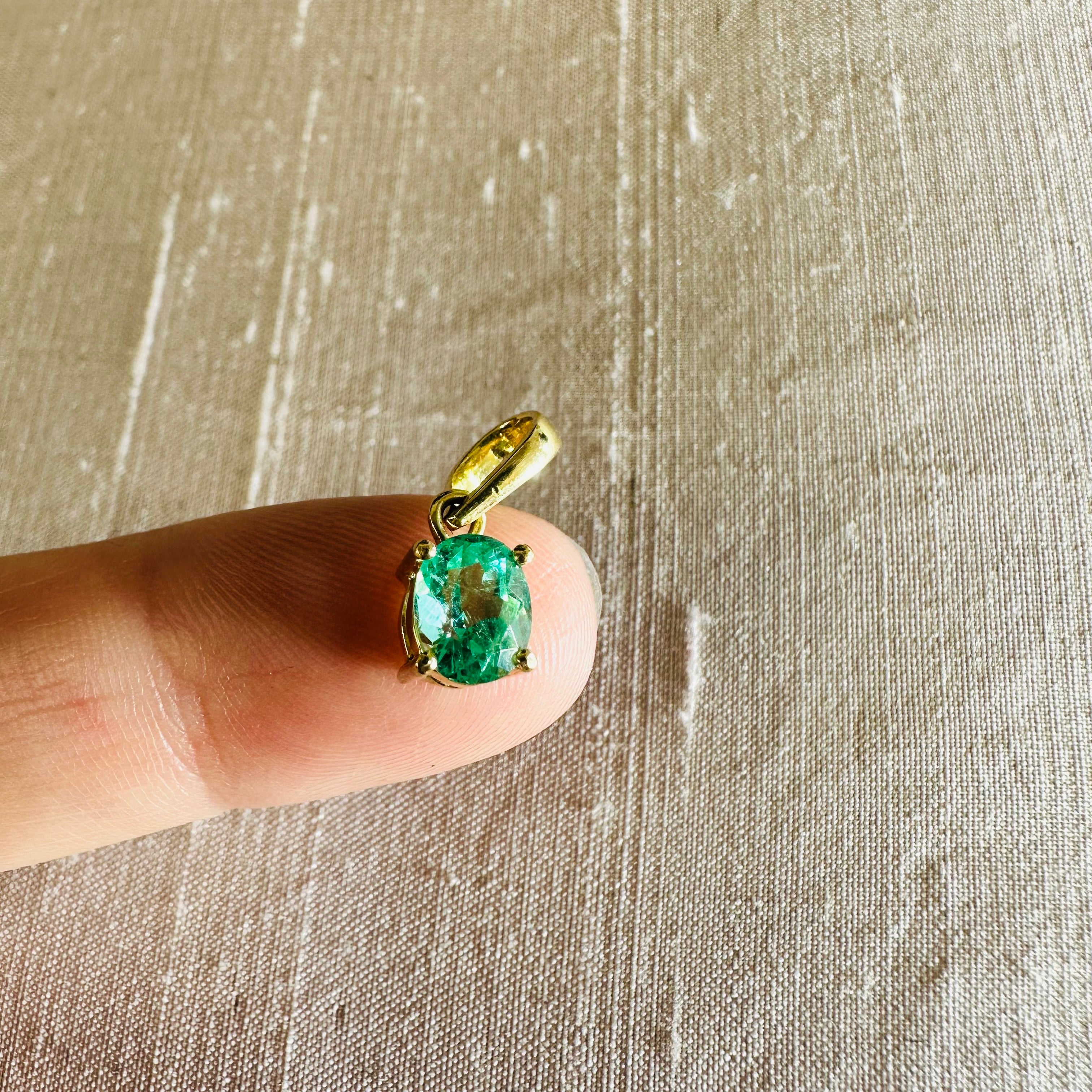 18K Yellow Gold Emerald Oval Charm