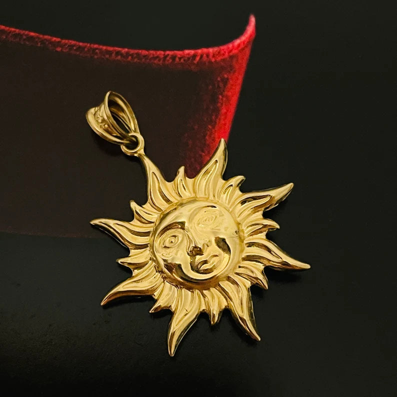14 Yellow Gold Lovely 1.25" Detailed Sun with a Face Pendant Charm