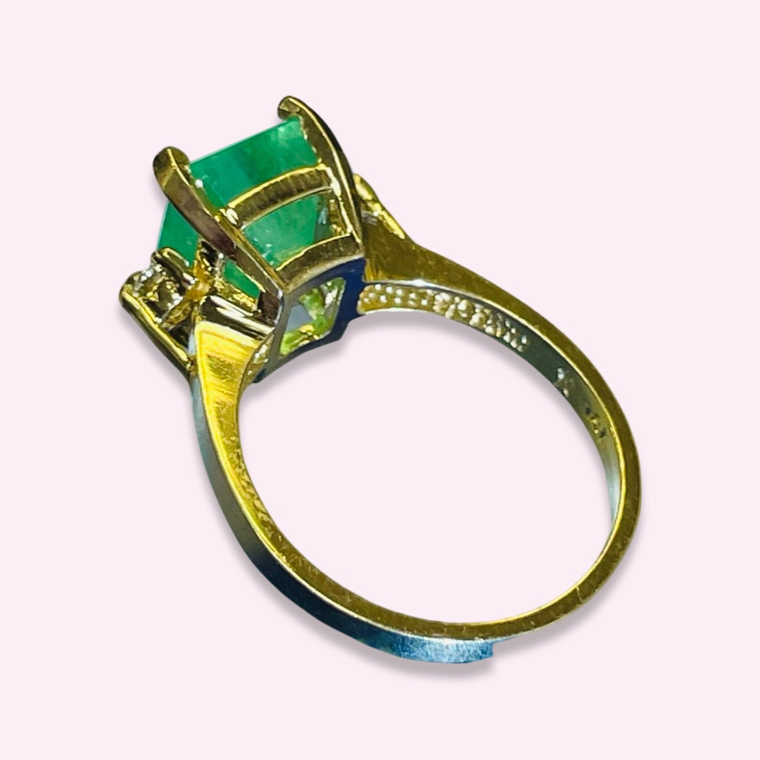 14Kt Yellow Gold Natural Emerald and Diamond Ring sz 6.5