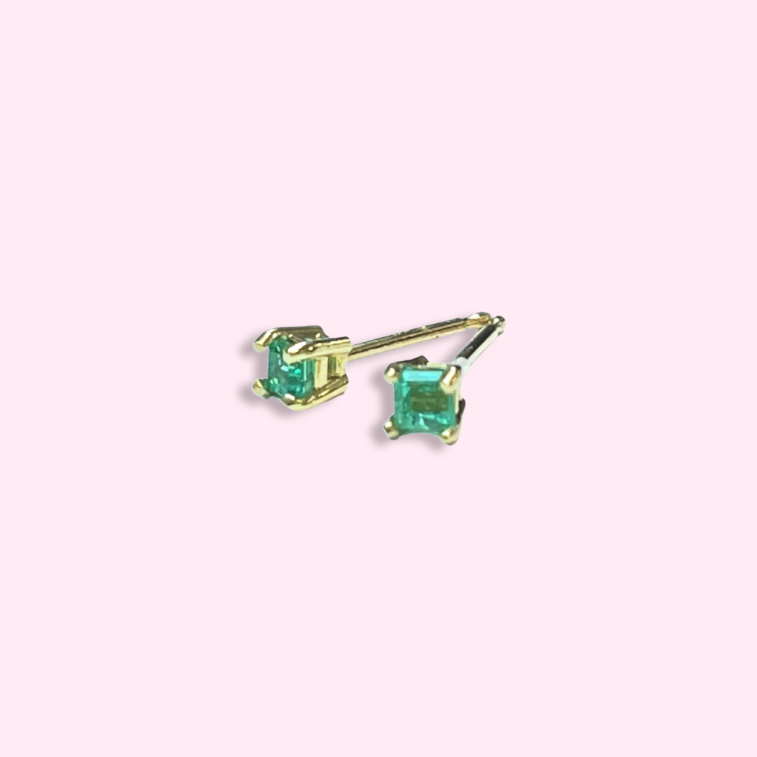 14K Yellow Gold .20CTW Emerald Stud Earrings Pushbacks