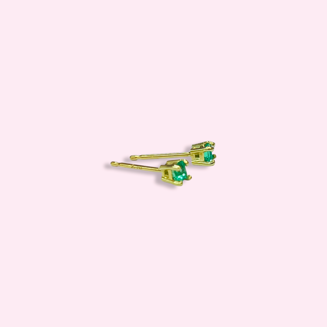 14K Yellow Gold .20CTW Emerald Stud Earrings Pushbacks