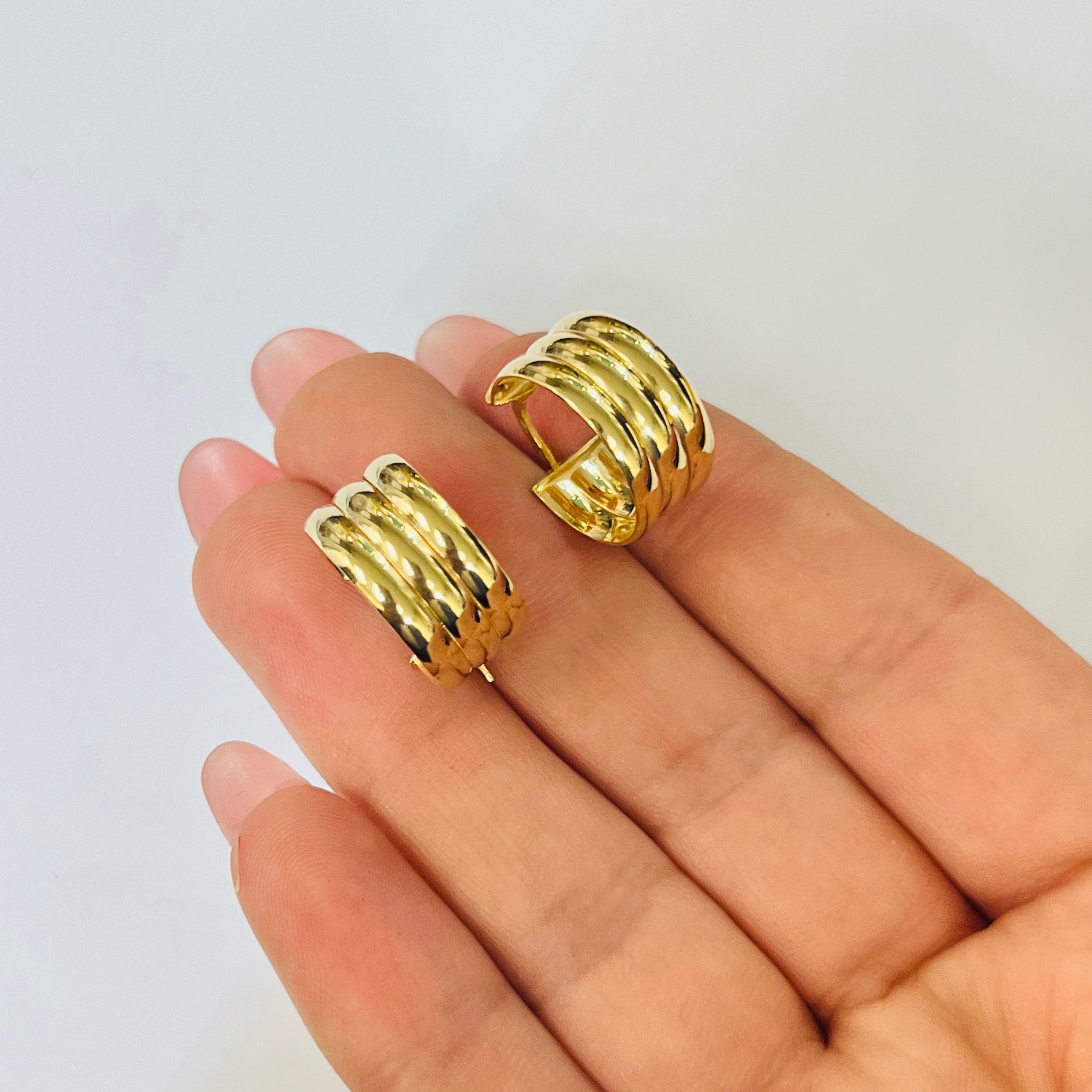 14K Yellow Gold Hoop Tubing Earrings