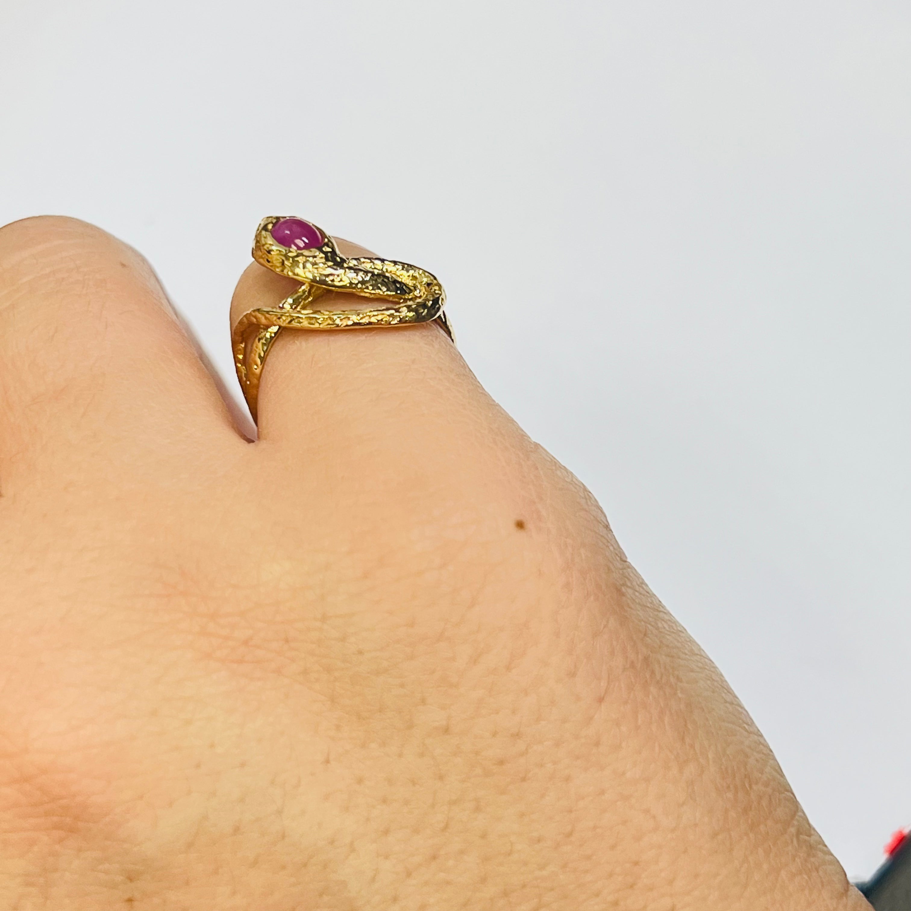 Gorgeous 14K Yellow Gold Sapphire Snake Ring Size 8.5