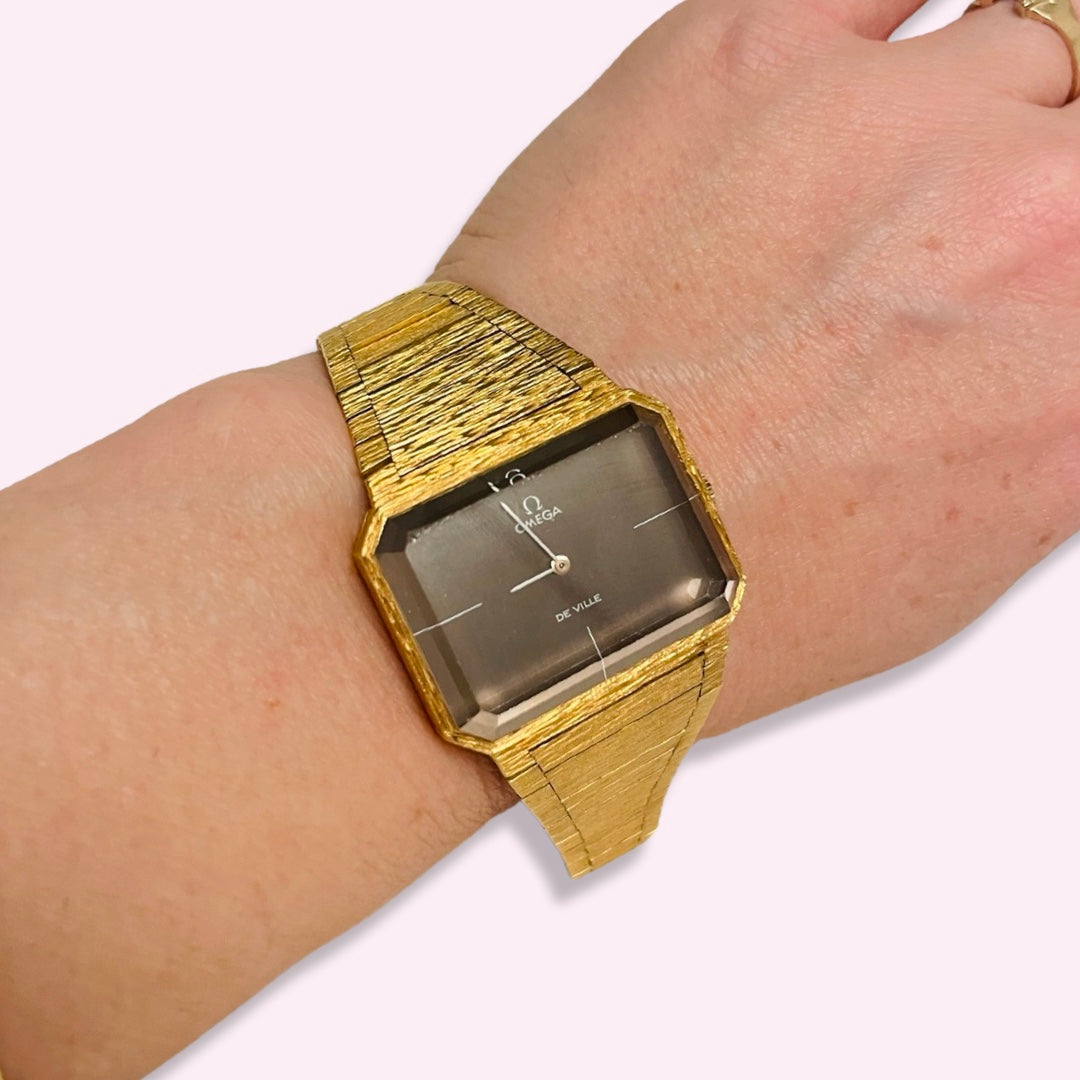 Omega De Ville Solid 18K Yellow Gold 1970s Vintage Unisex Wrist Watch