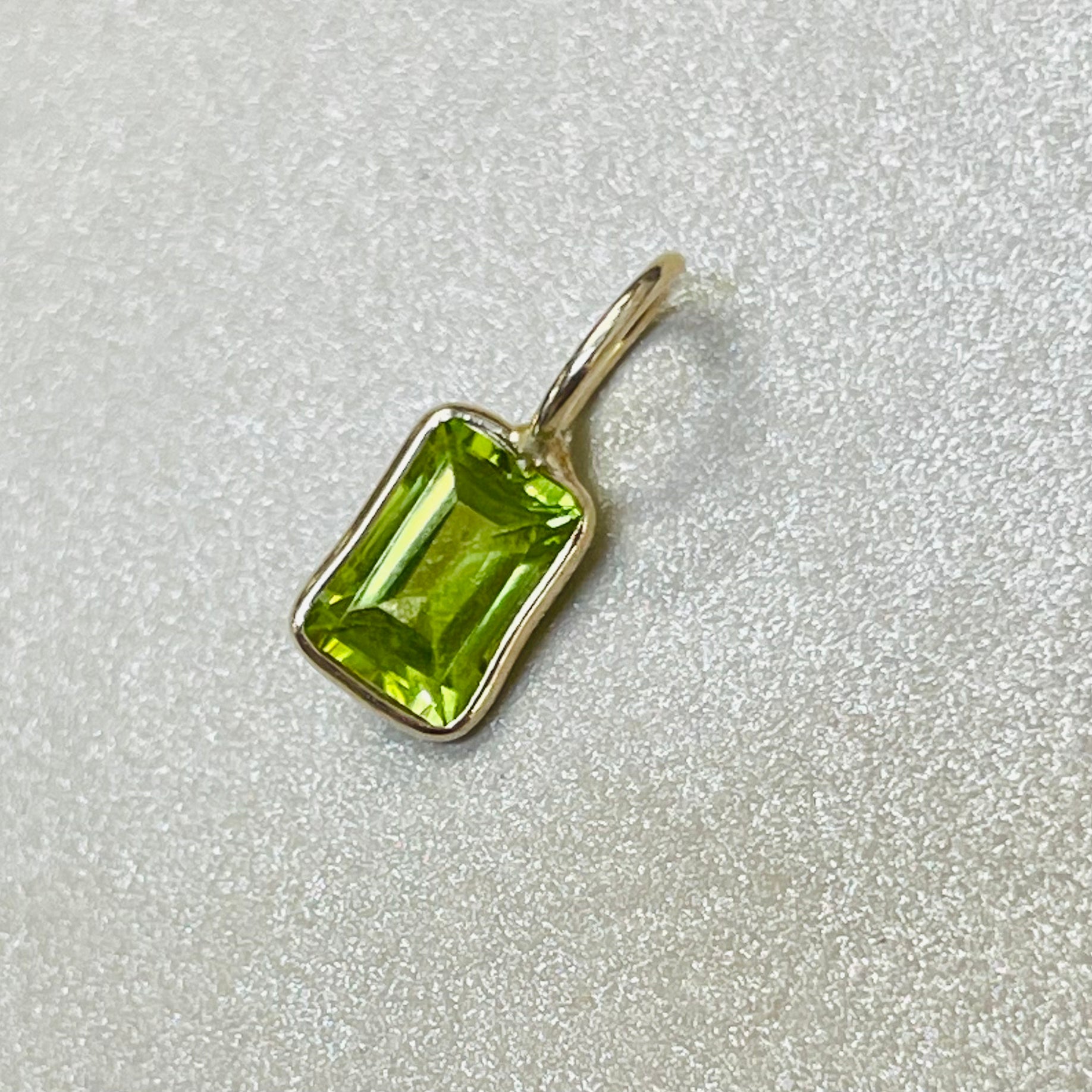 Vivid Green Rectangular Peridot 14K Yellow Gold Gem Charm Pendant