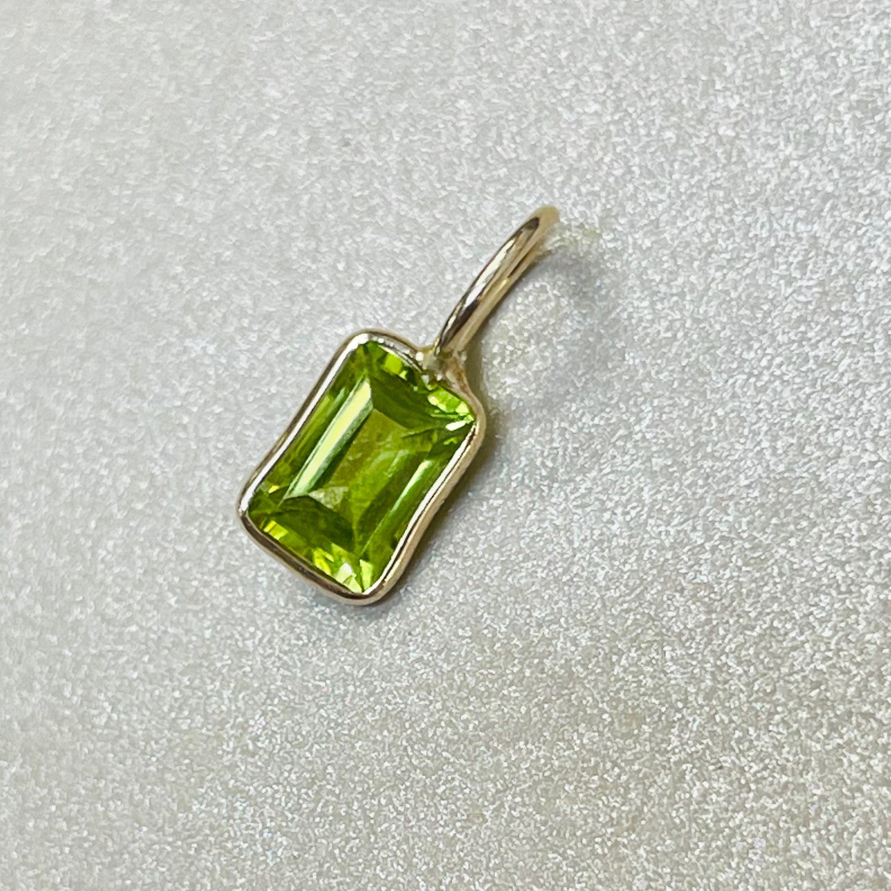 Vivid Green Rectangular Peridot 14K Yellow Gold Gem Charm Pendant