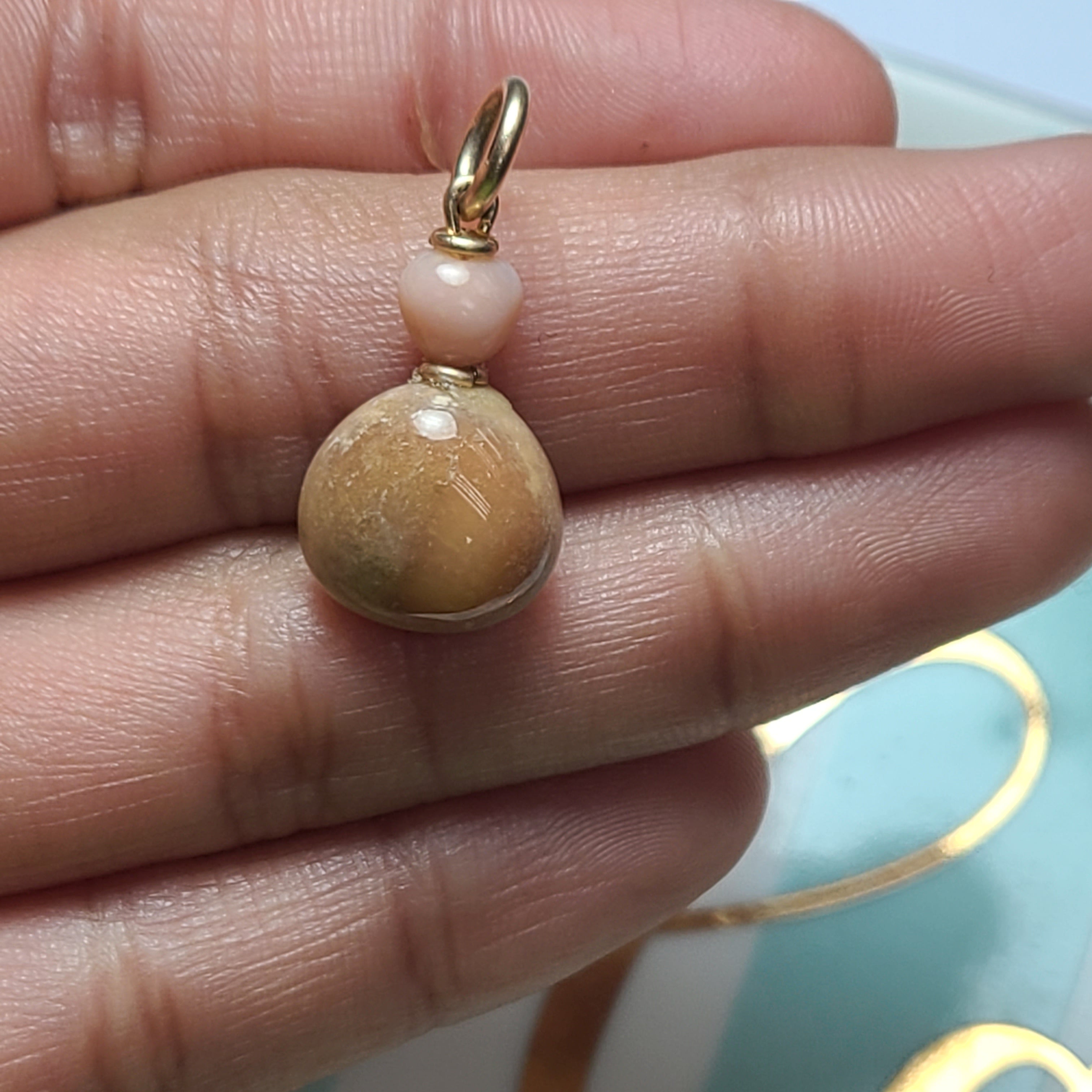 14K Yellow Gold Gorgeous Pink Brown Conch Pearl  Pendant Charm