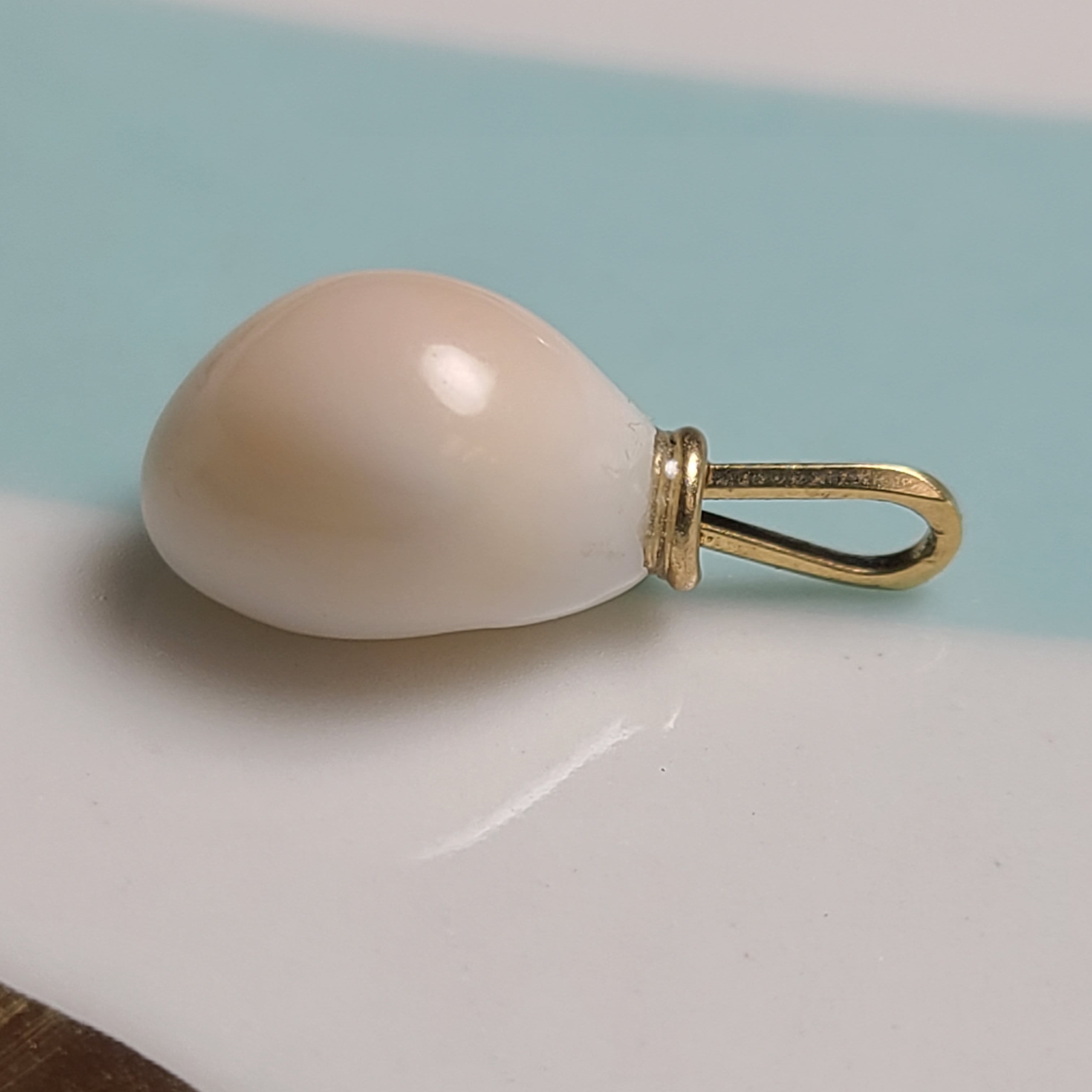 14K Yellow Gold Unique Pearl Conch Pendant Charm