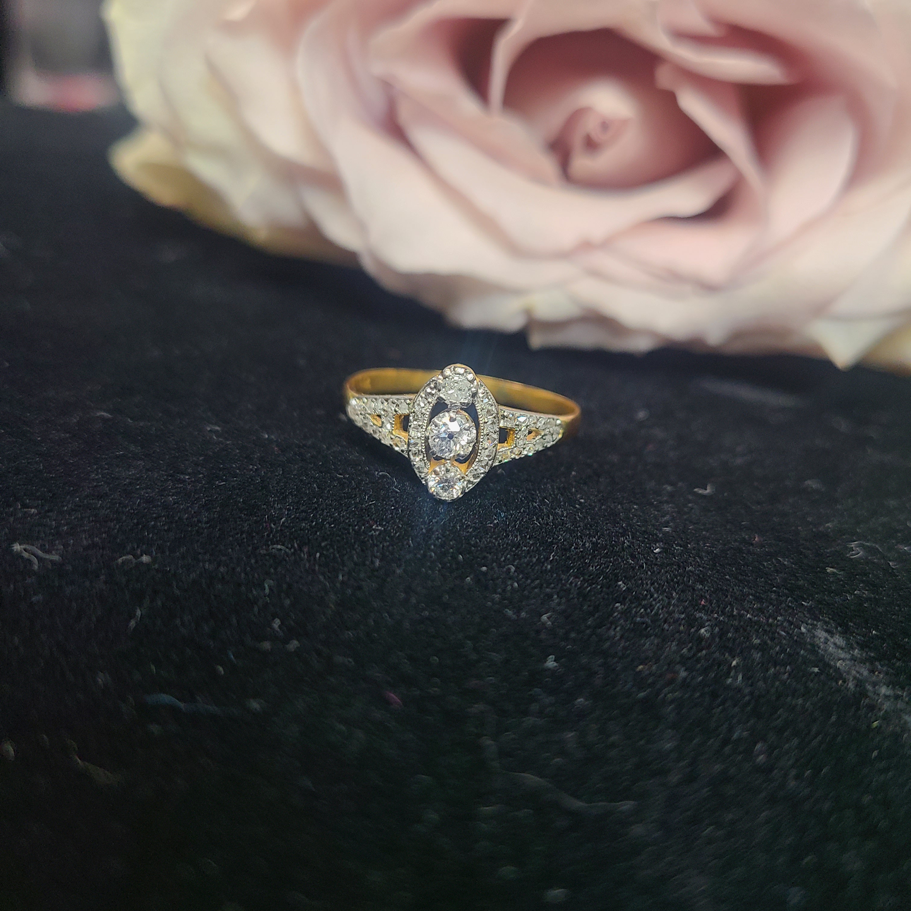 14K Yellow Gold Antique Diamond Ring Size 8.5