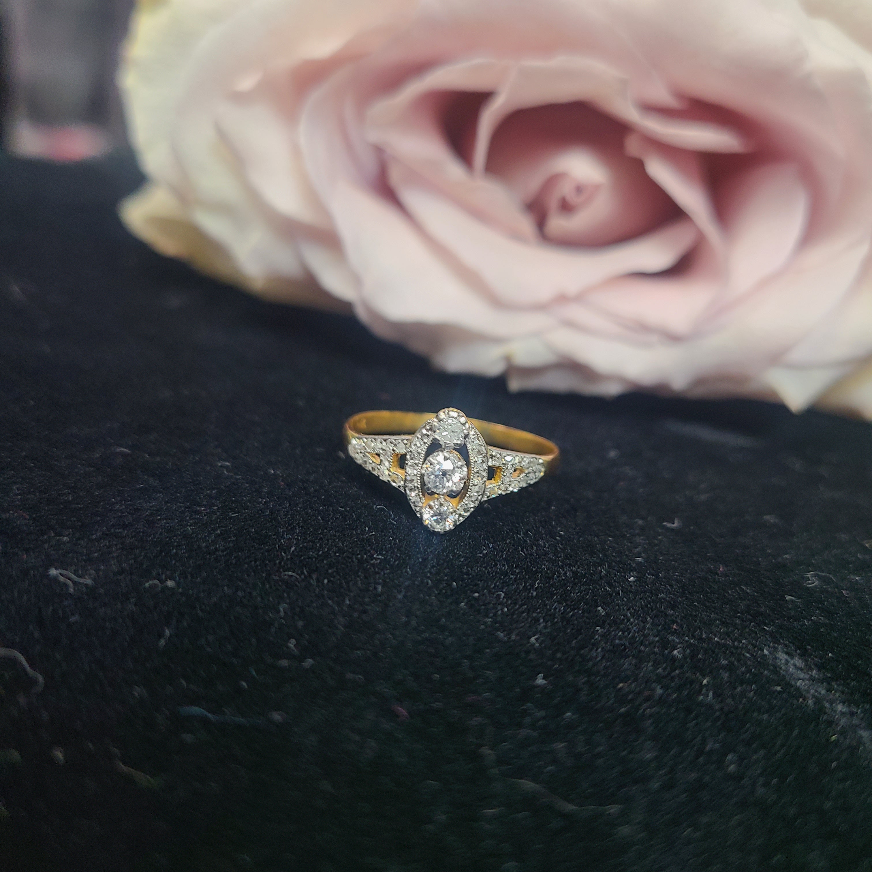 14K Yellow Gold Antique Diamond Ring Size 8.5