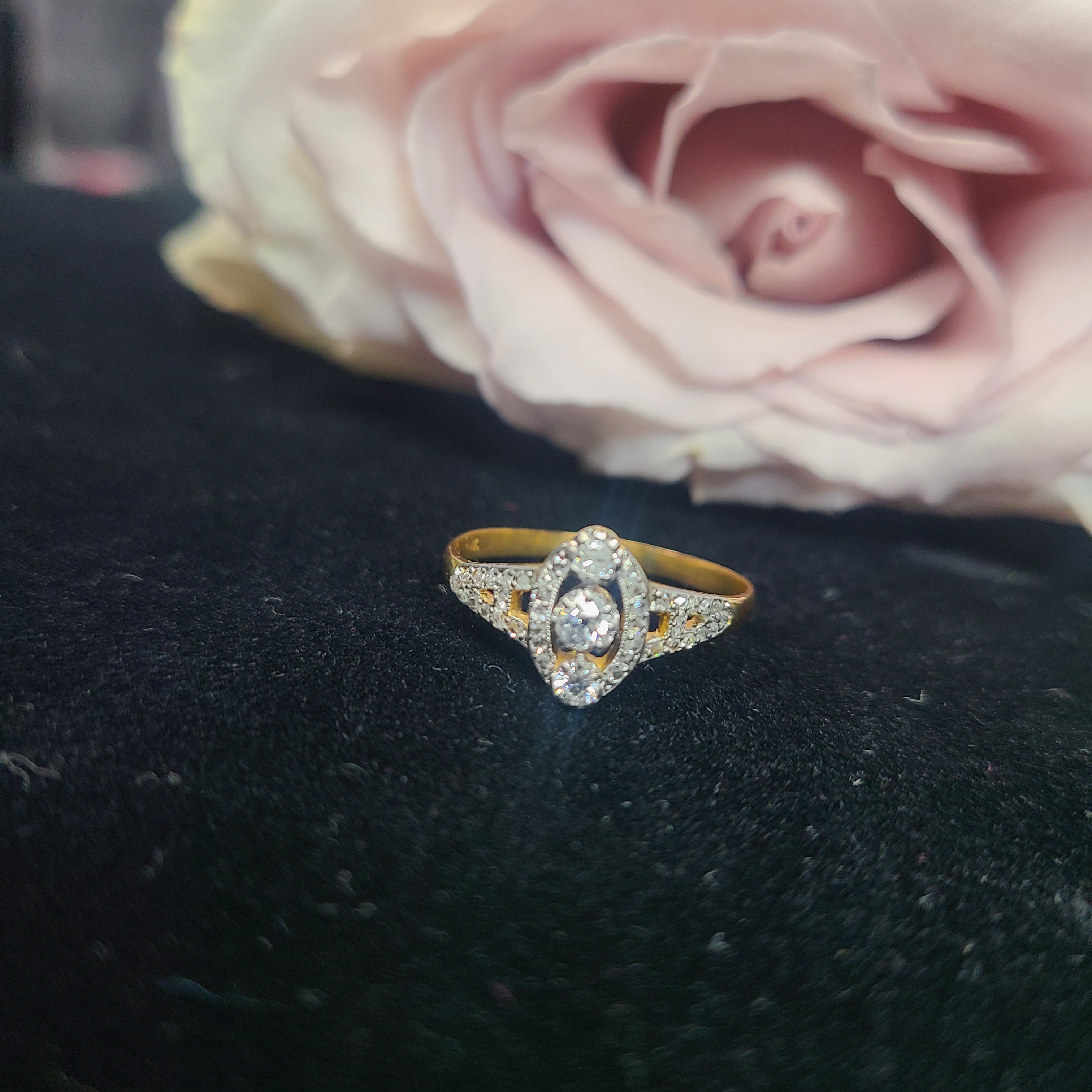 14K Yellow Gold Antique Diamond Ring Size 8.5