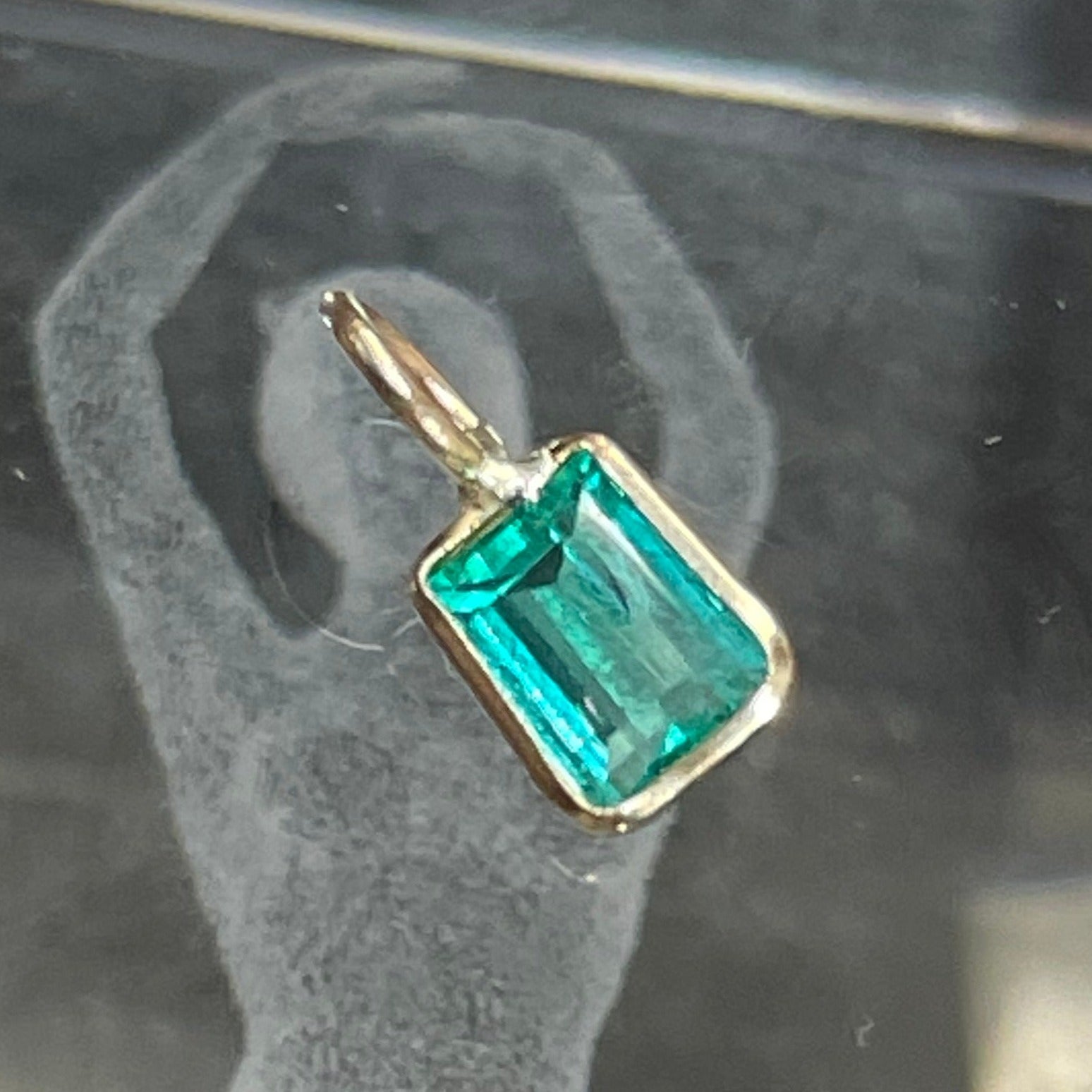 .40CT Natural Colombian Emerald Charm Pendant 14K Gold