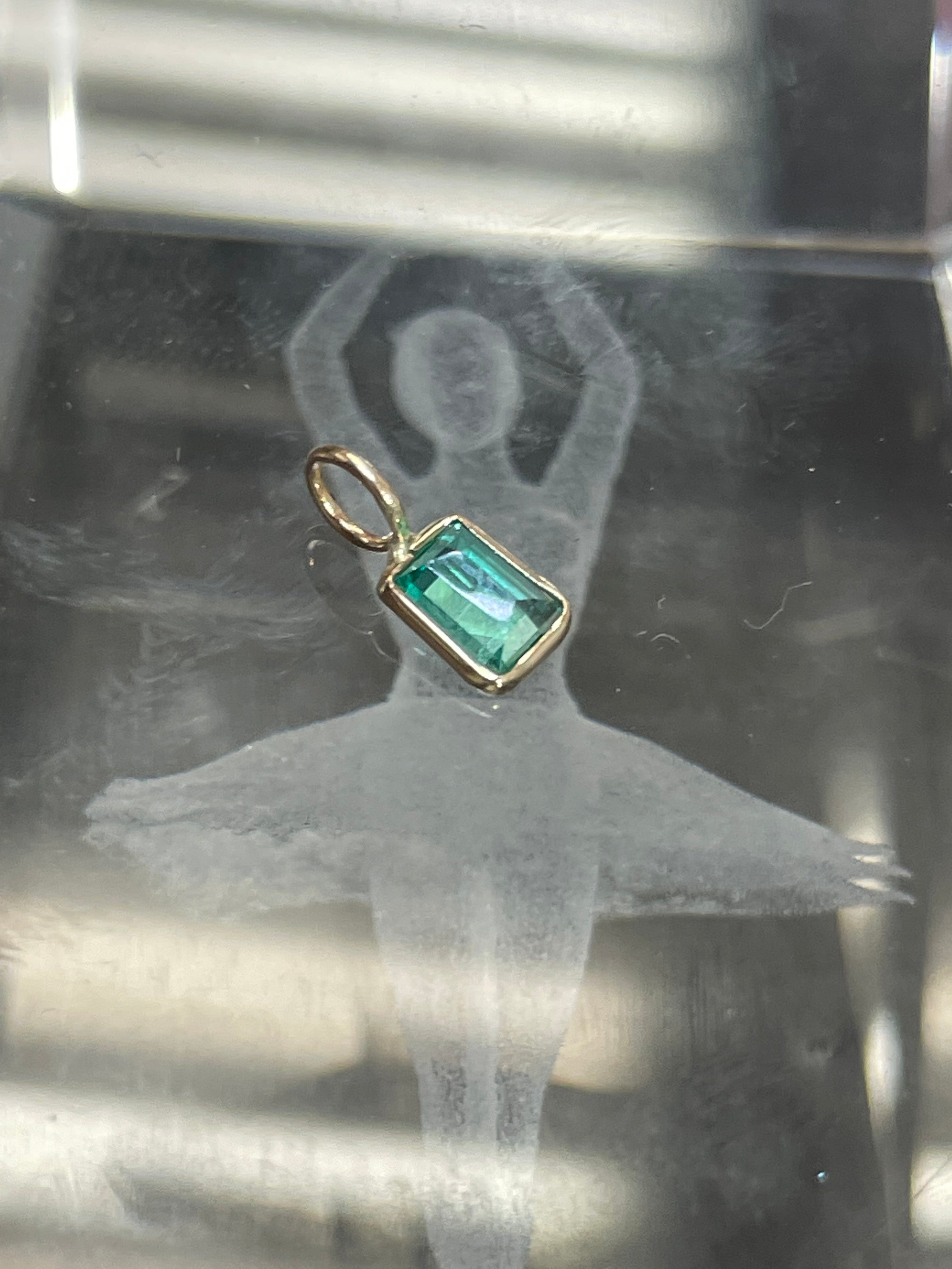 .40CT Natural Colombian Emerald Charm Pendant 14K Gold