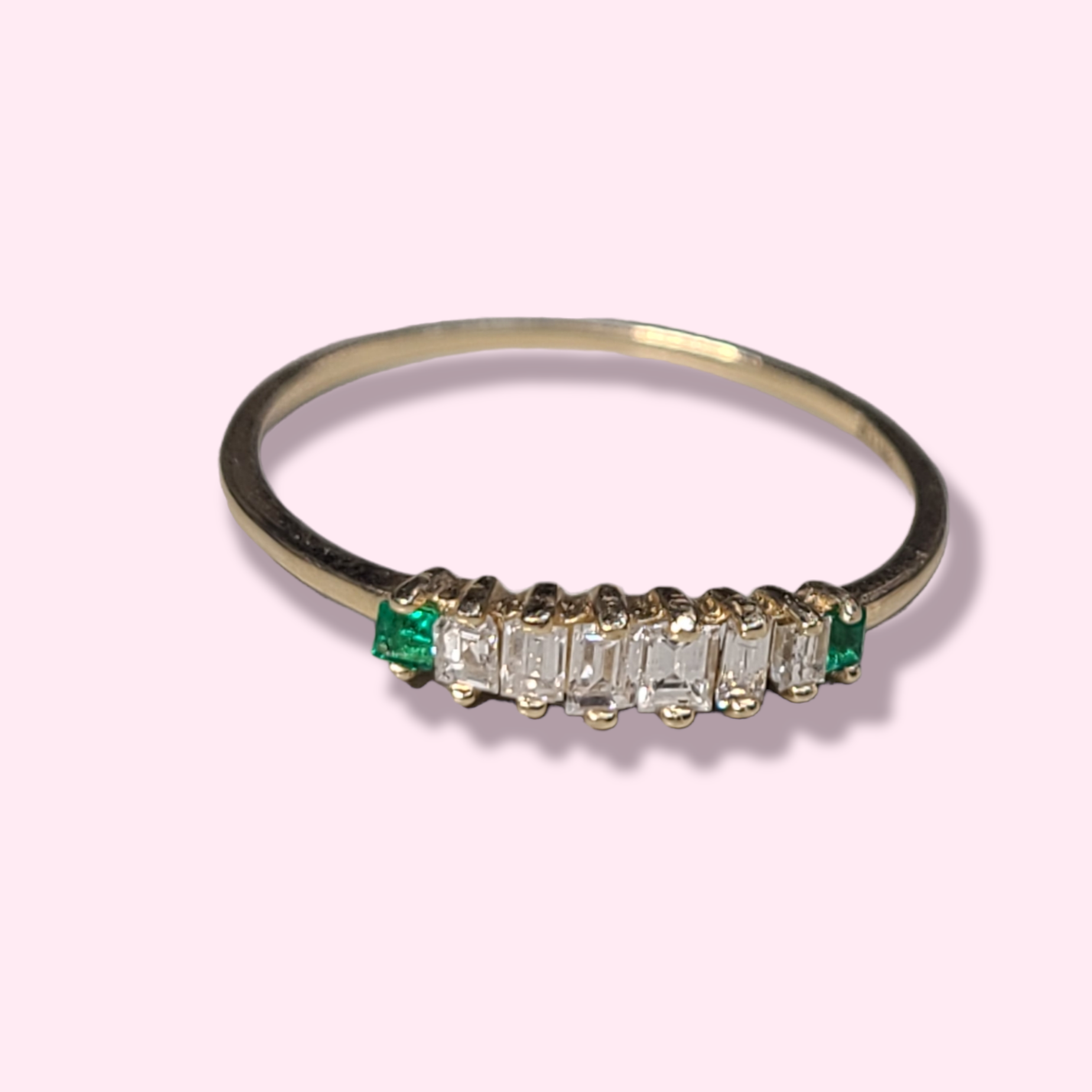 Solid 14K Yellow Gold Diamond & Emerald Dianty Ring Size 7