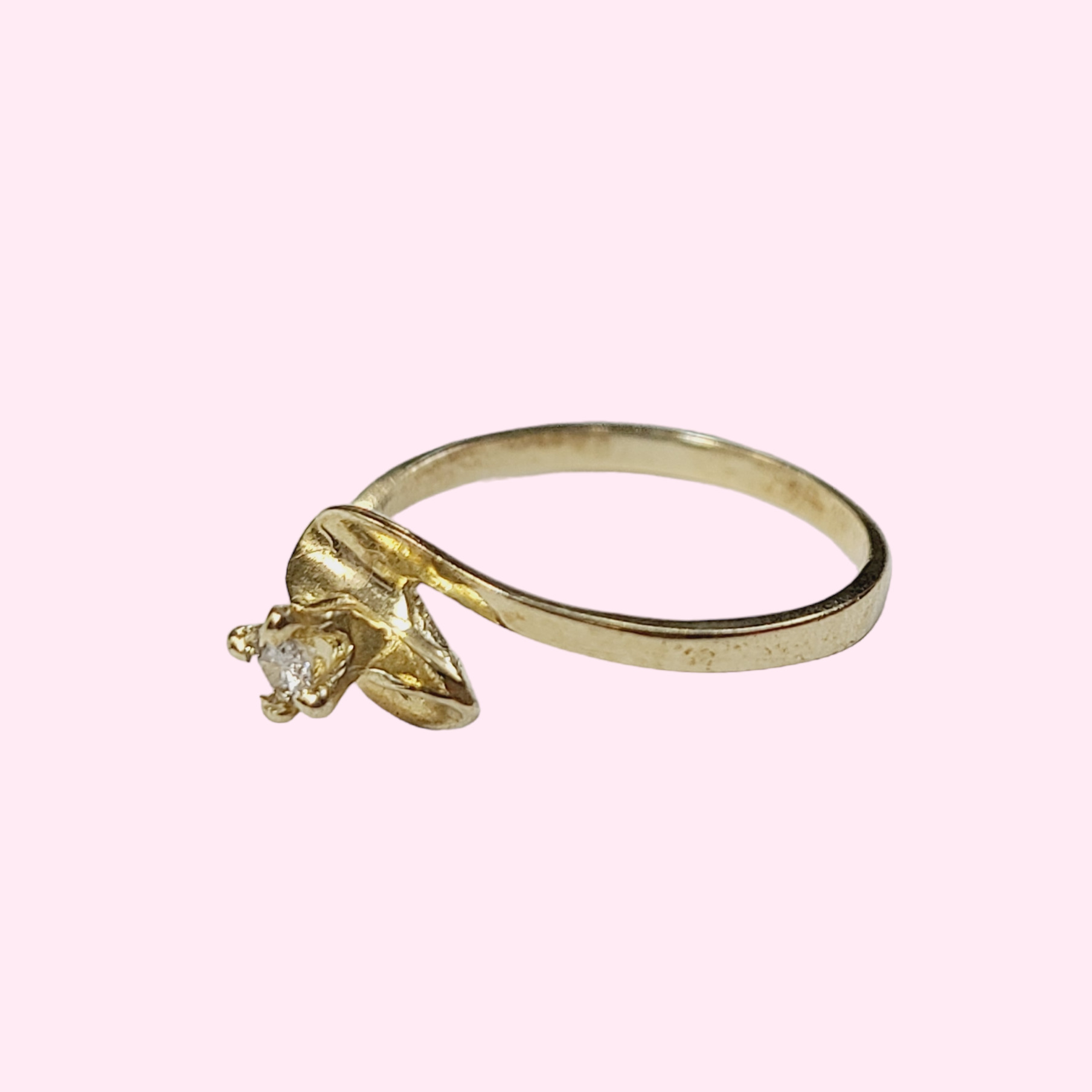 Solid 10K Yellow Gold Diamond Curved Ring Size 6.5