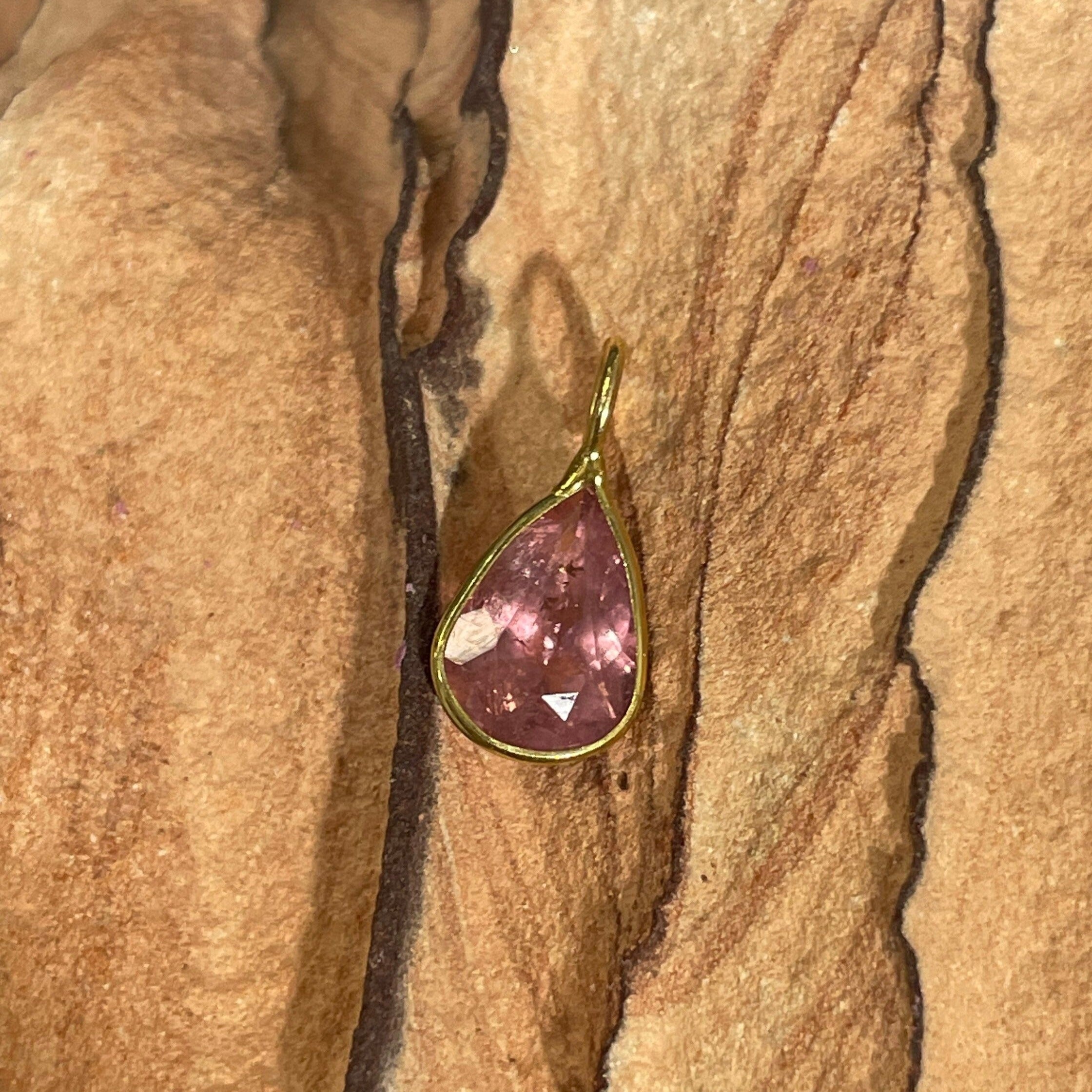 1.7CT Pink Tourmaline Pear Shape in Solid 14K Yellow Gold