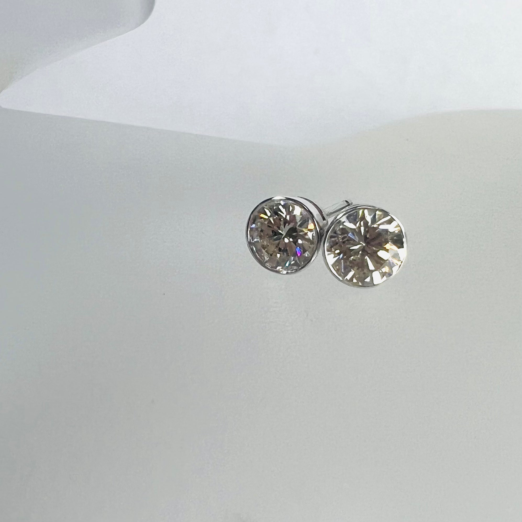 .80ctw Brilliant Round Diamond 14K White Gold Earring Studs 5mm