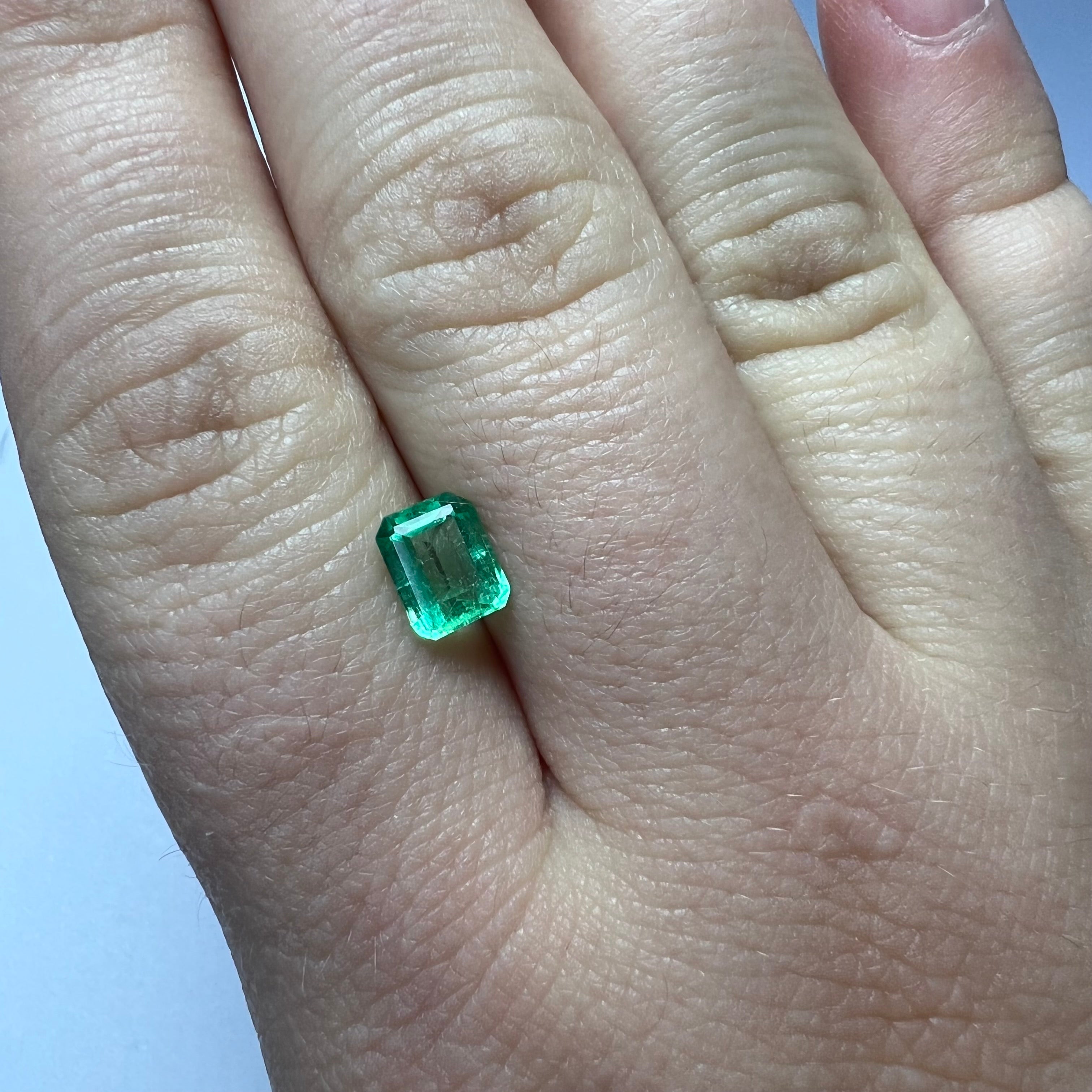 1.01CT Loose Natural Colombian Emerald Rectangle Cut 6.73x5.27x3.68mm
