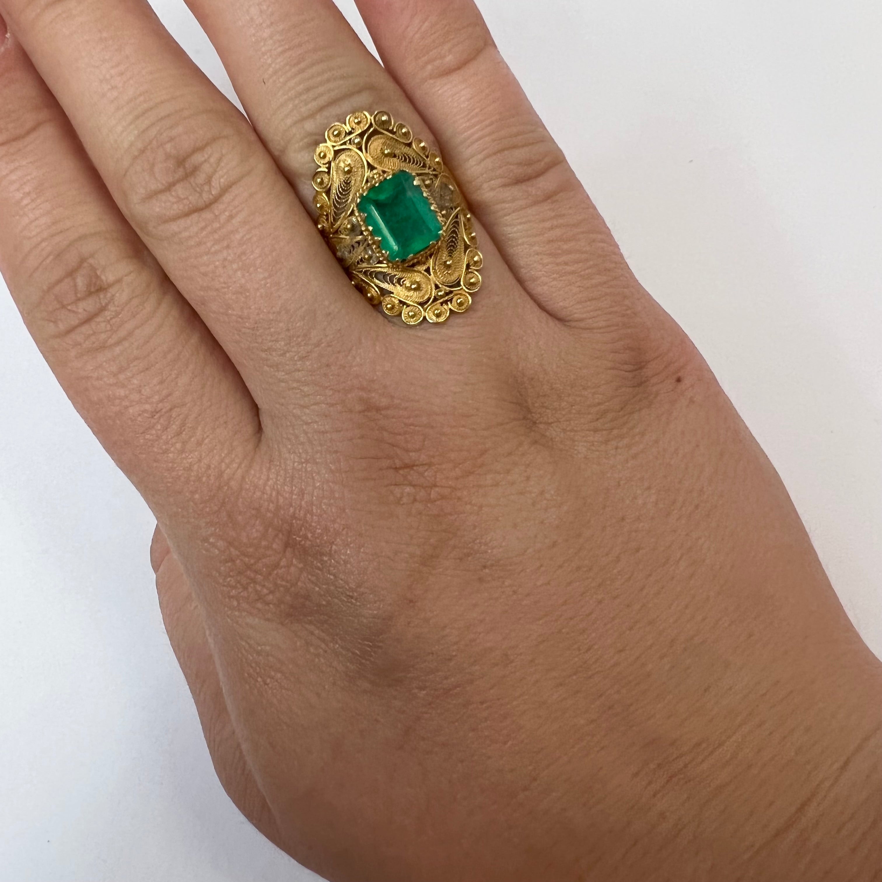 Solid 18K Yellow Gold Emerald Filigree Design Long Ring Size 8.5