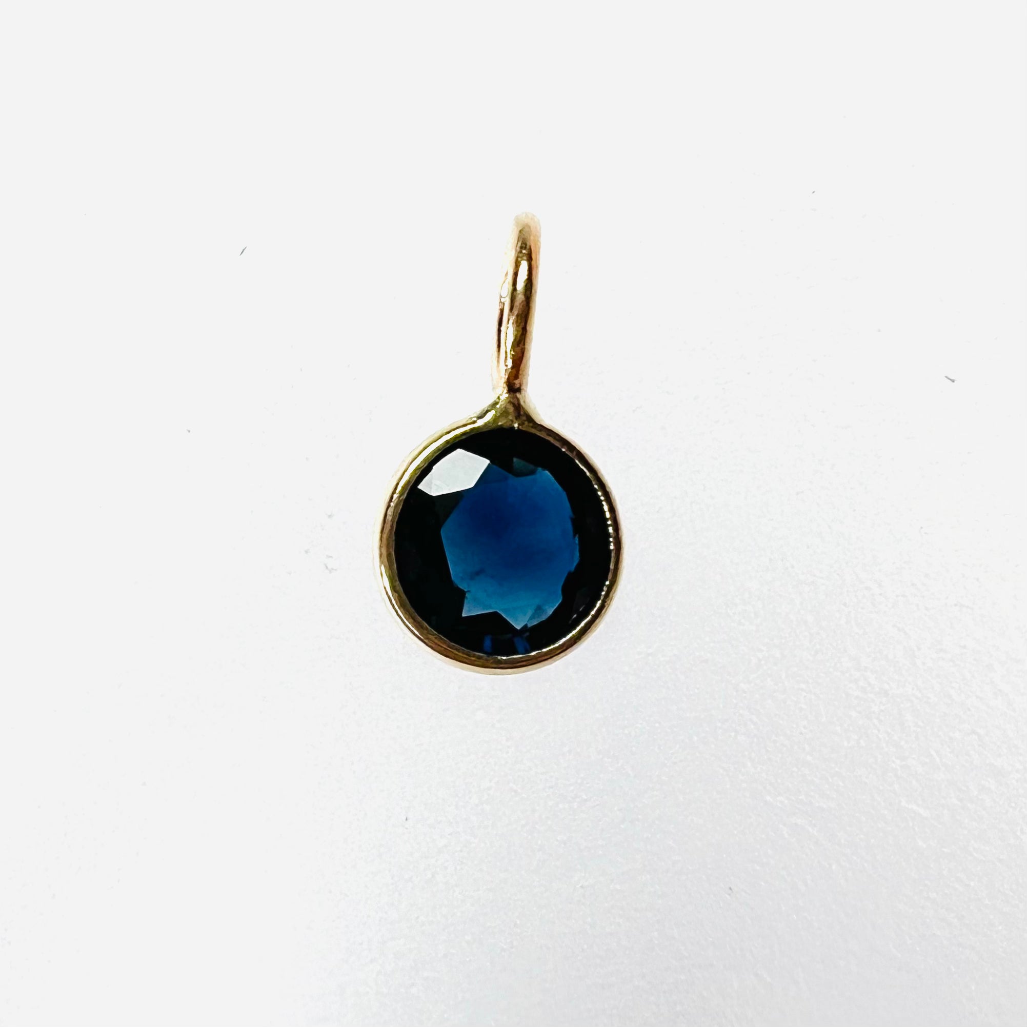 .41ct Natural Round Sapphire 14K Yellow Gold Pendant Charm 10x5mm