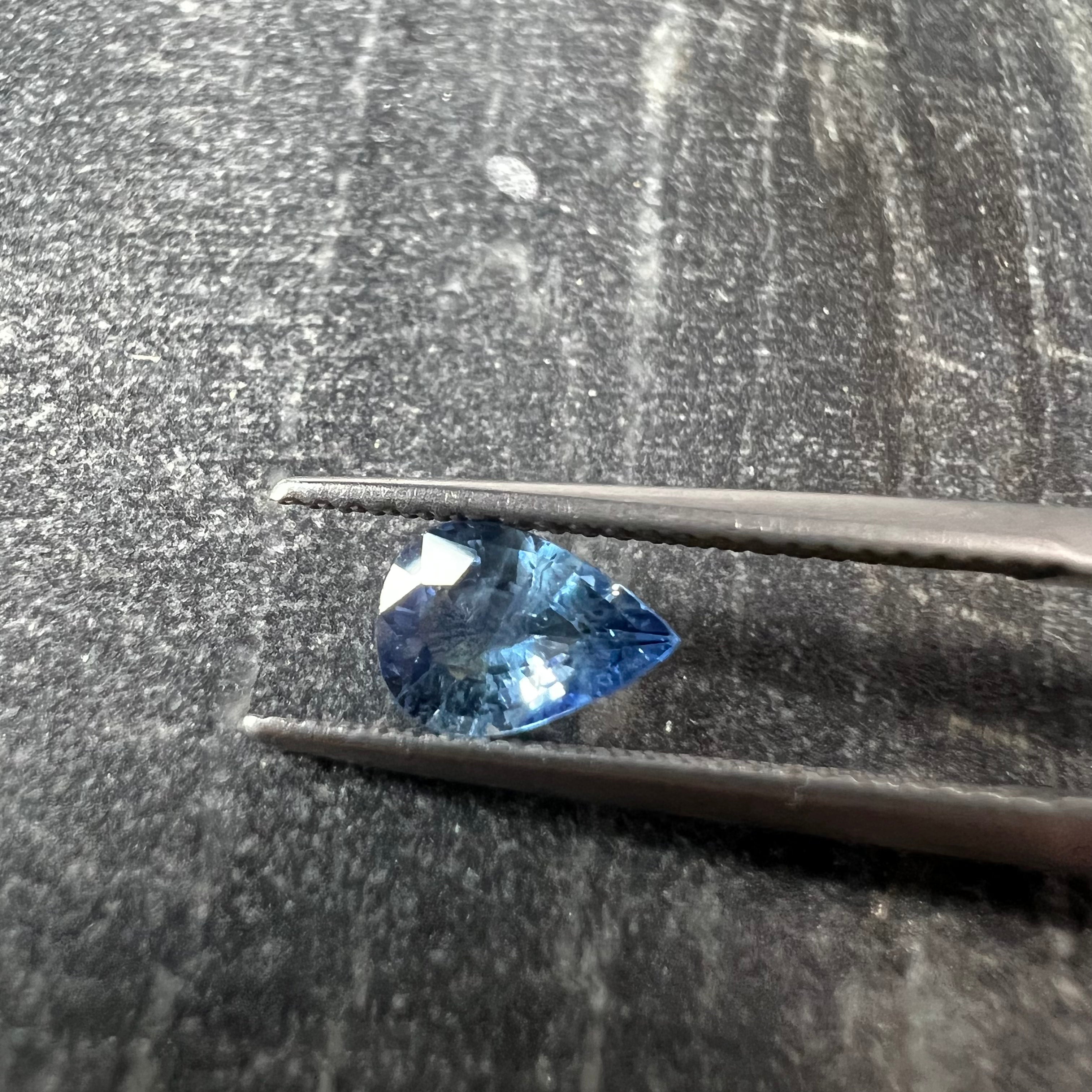 .93CTW Loose Pear Shape Sapphire 7.42x5.34x3.34mm Earth mined Gemstone