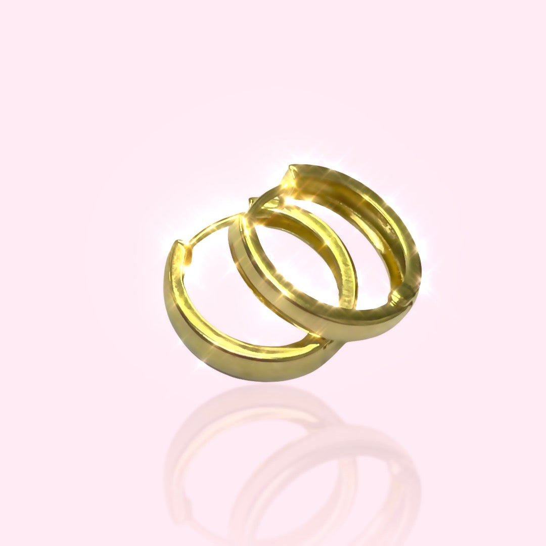 0.65” 14K Yellow Gold Huggie Hoop Earrings