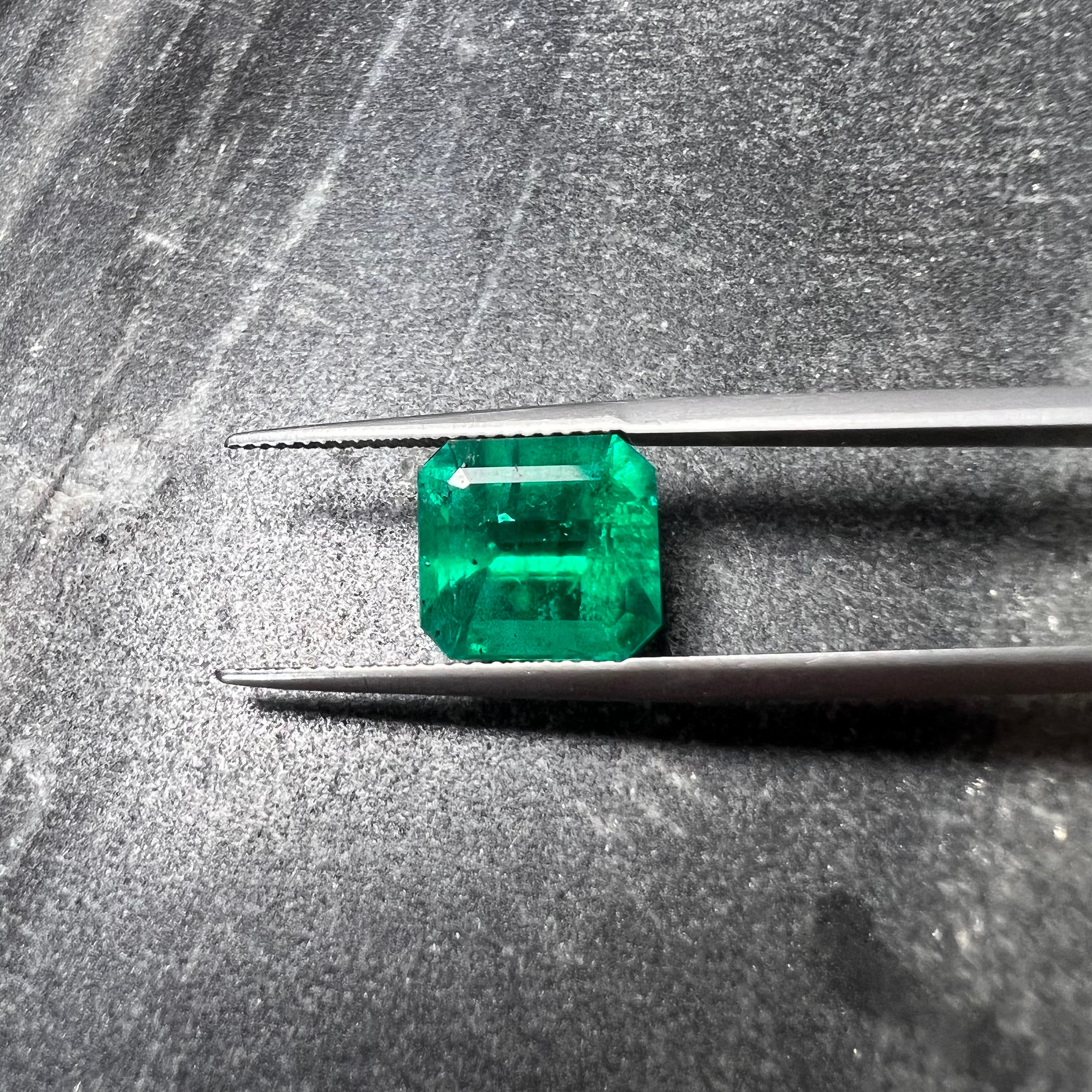 4.22CT loose Natural Colombian Emerald Octagonal Step Cut 10.46x9.74x6.38mm