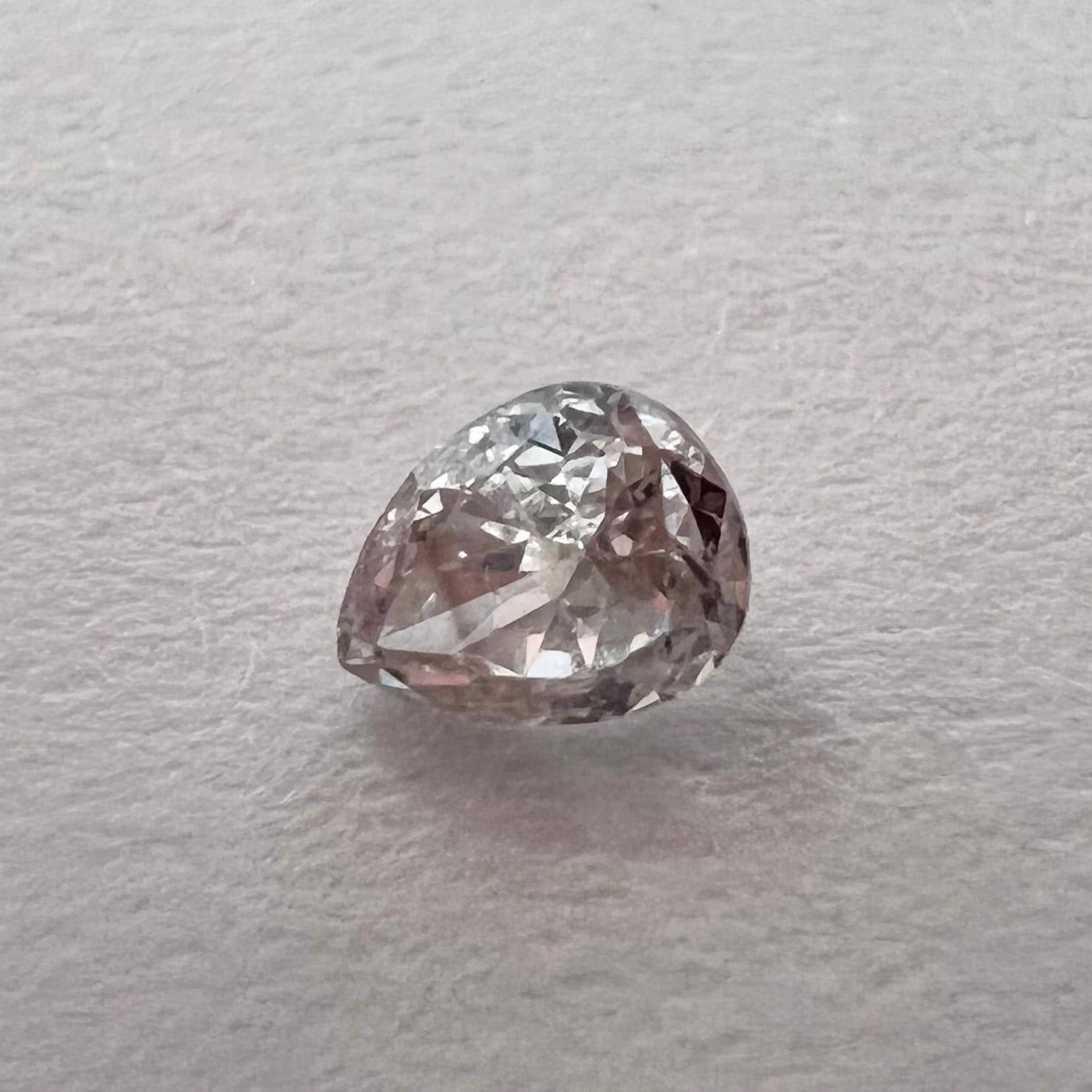 .11CT Pear Diamond Light Pinkish Brown Vs1 3.12x2.46x1.74mm Natural Earth mined