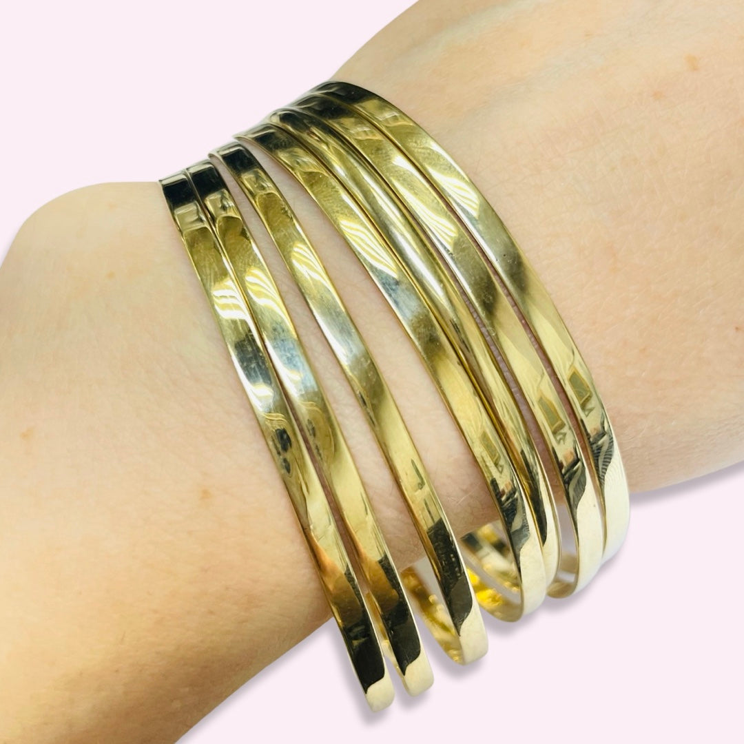 3.5mm 8.75” Fine 10K Yellow Gold 7 Bangle Bracelet