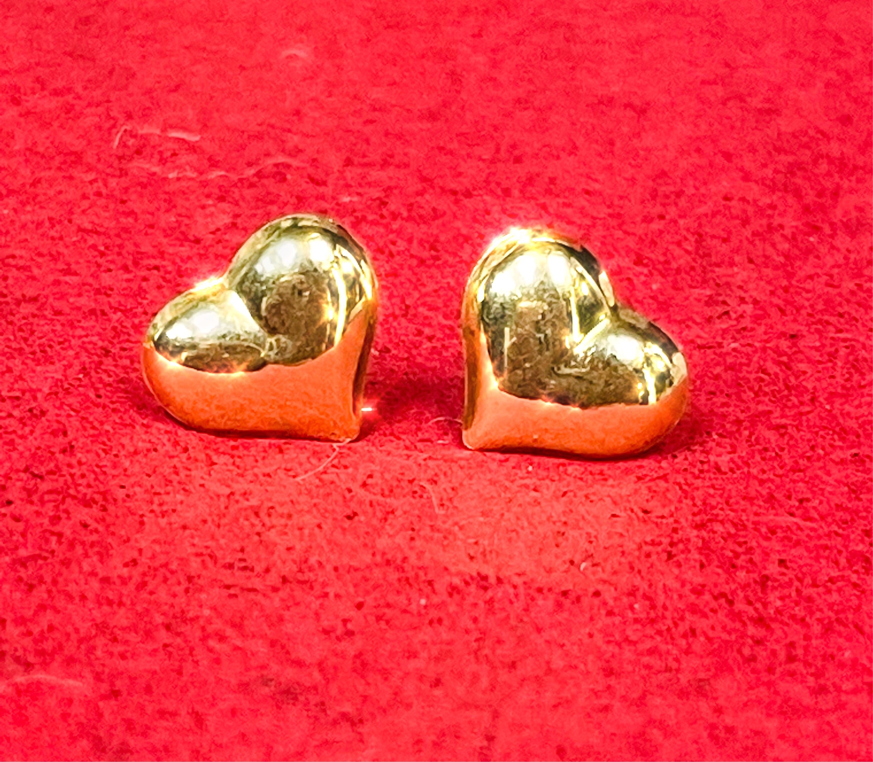 14K Yellow Gold Heart Stud Earrings 11x10mm