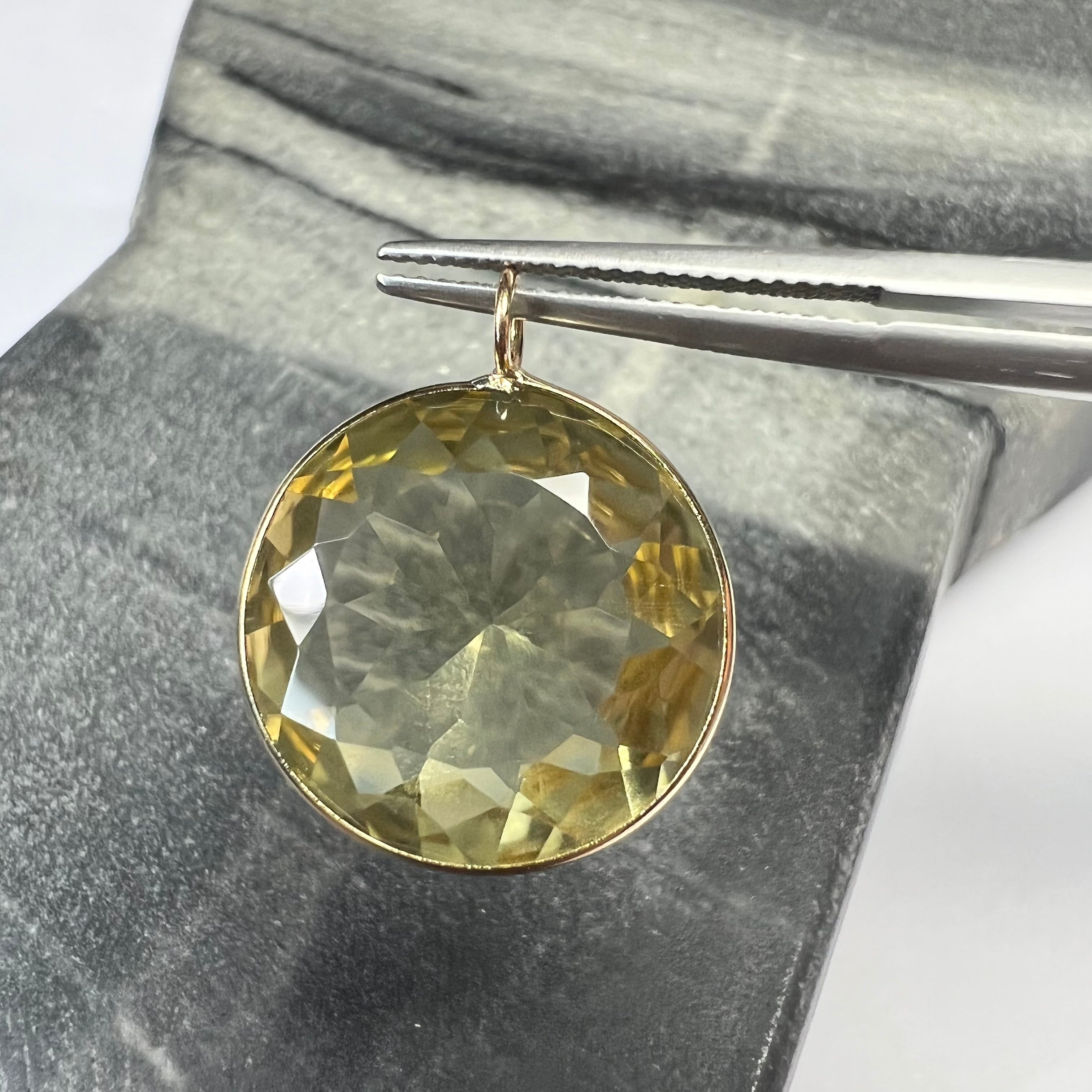 14.5CT Natural Round Citrine 14K Yellow Gold Pendant Charm 22x18mm