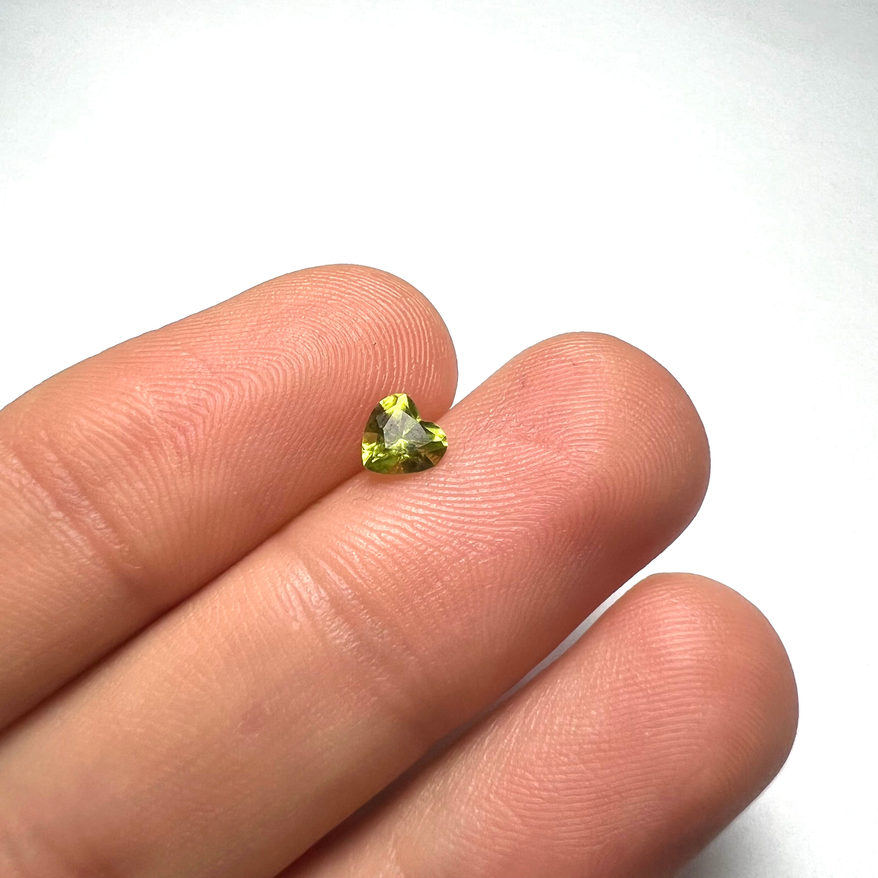 .43CT Loose Natural heart Cut Peridot 5.2x5x3mm Earth mined Gemstone