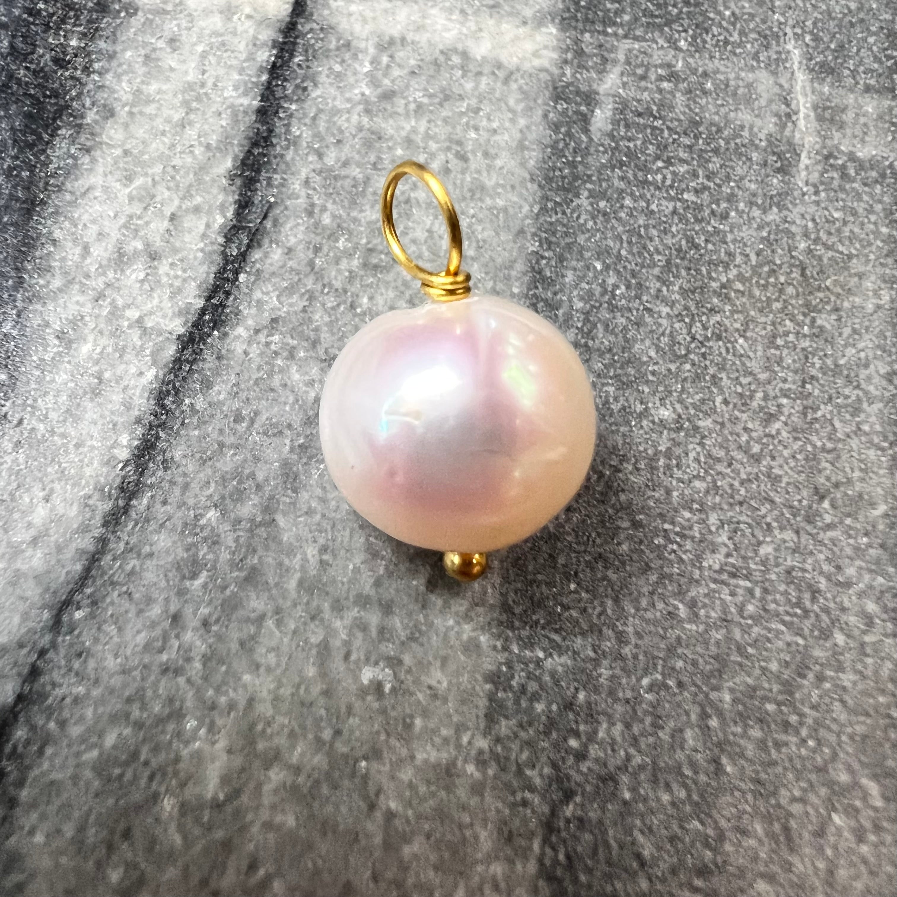 Natural Fresh Water Pearl 14K Yellow Gold Pendant Charm 18x11mm