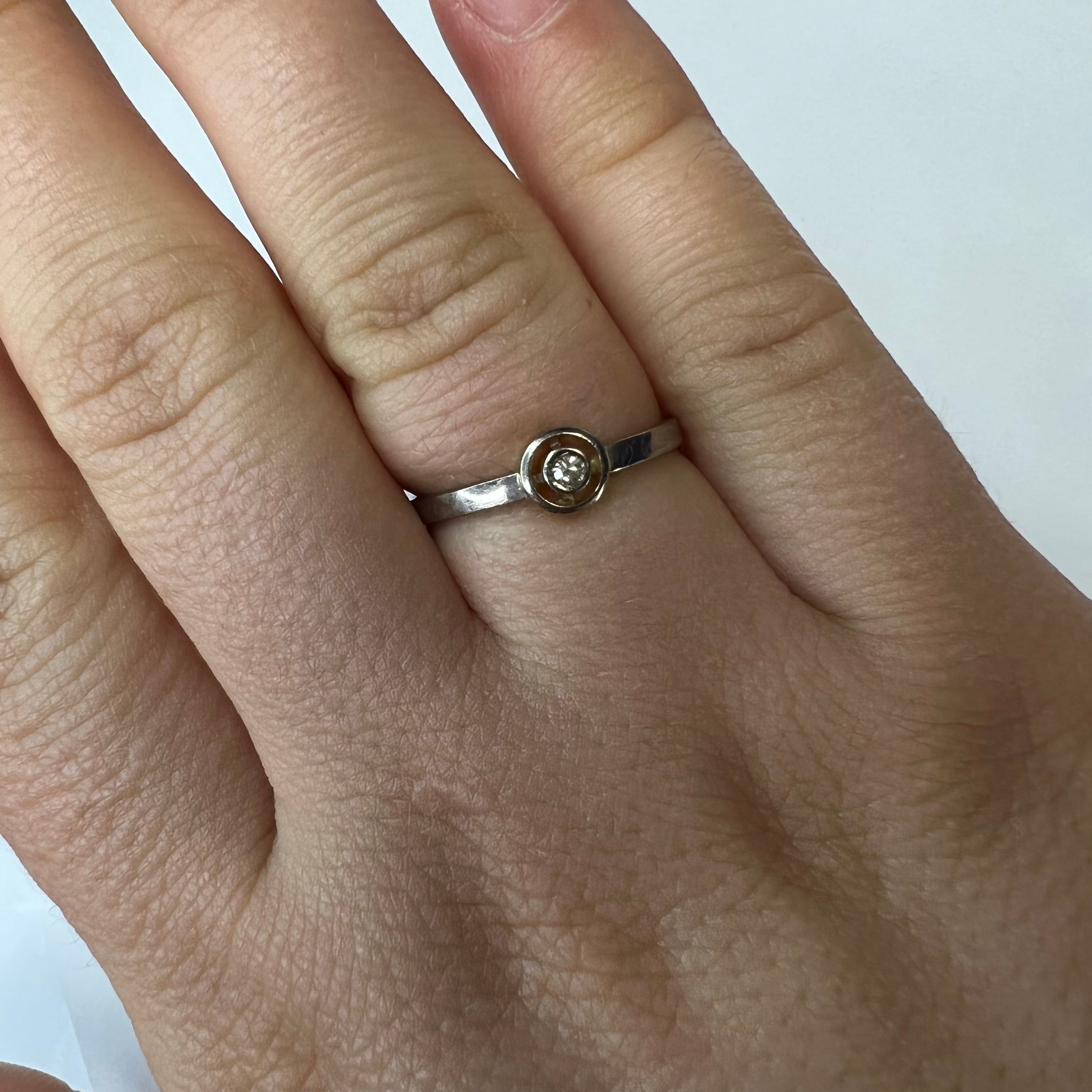 Solid 18K White Gold Bezel Diamond Engagement Ring Band Size 7.5