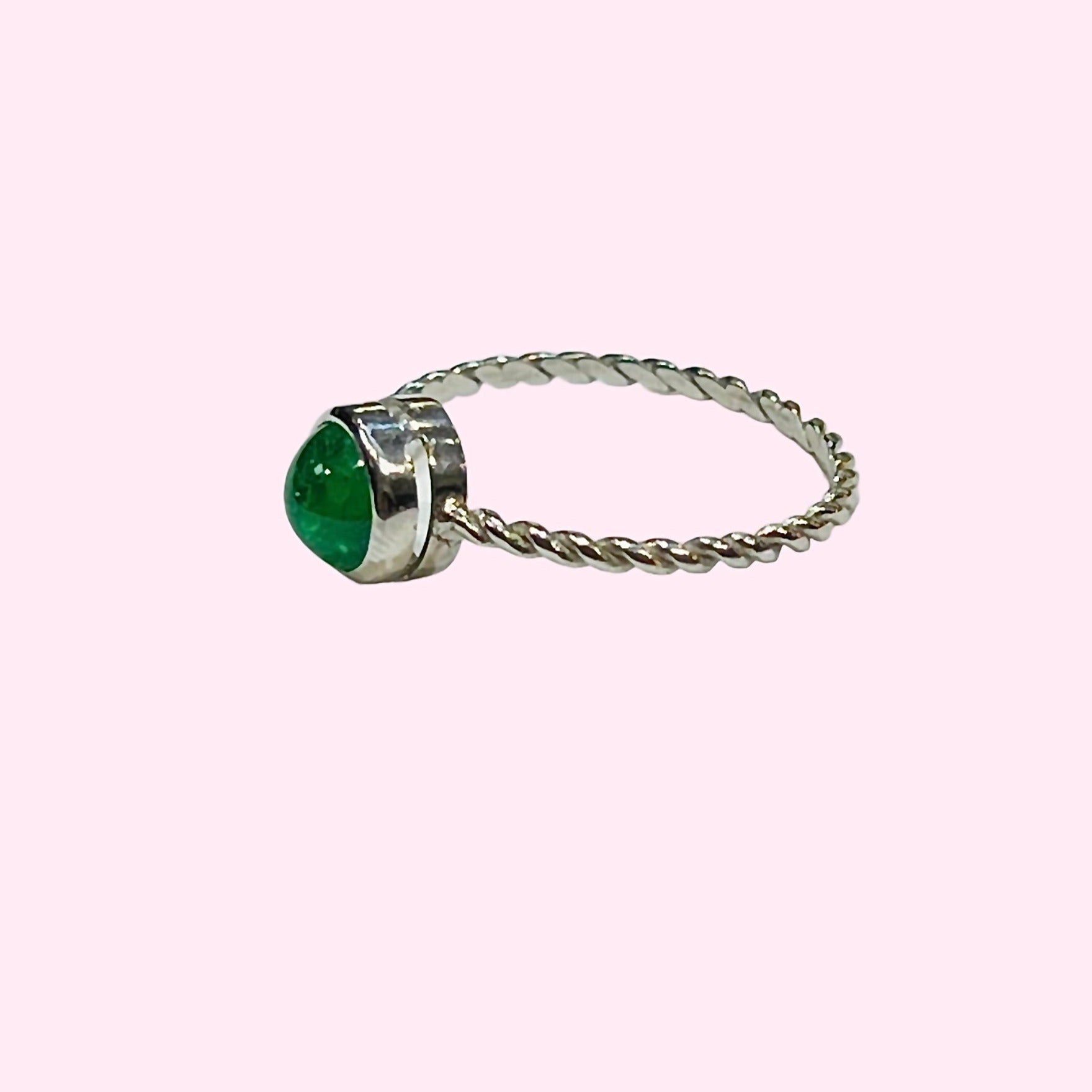 Fabulous 14K White Gold Cabochon Emerald Ring Size 6.5