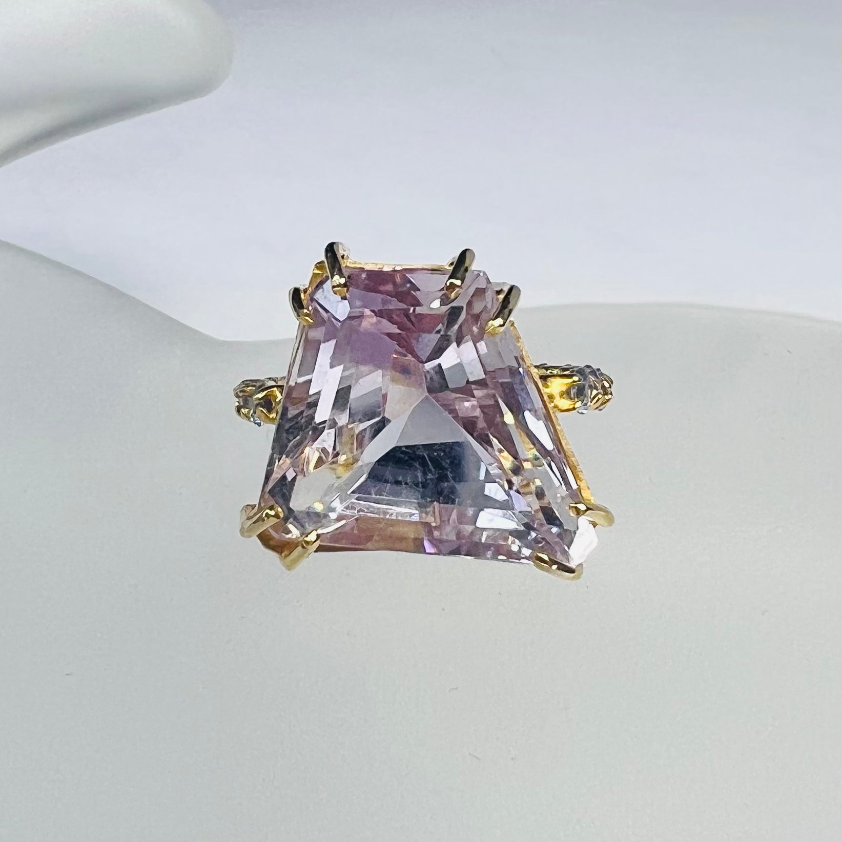 Solid 14K Yellow Gold Large Tapered Kunzite and Sapphire Eternity Ring Size 5