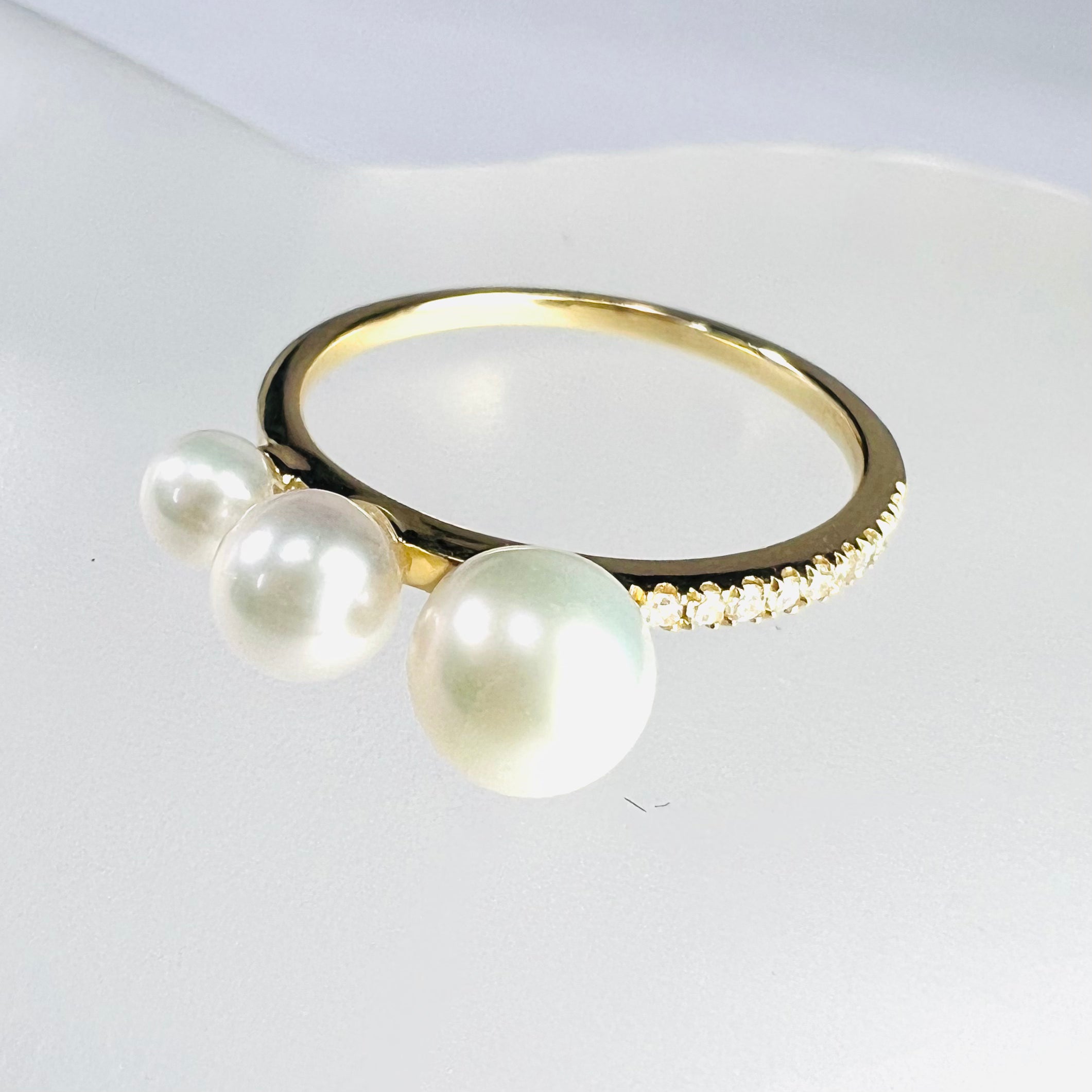 Solid 14K Yellow Gold Pearl & Diamond Ring Size 6.75