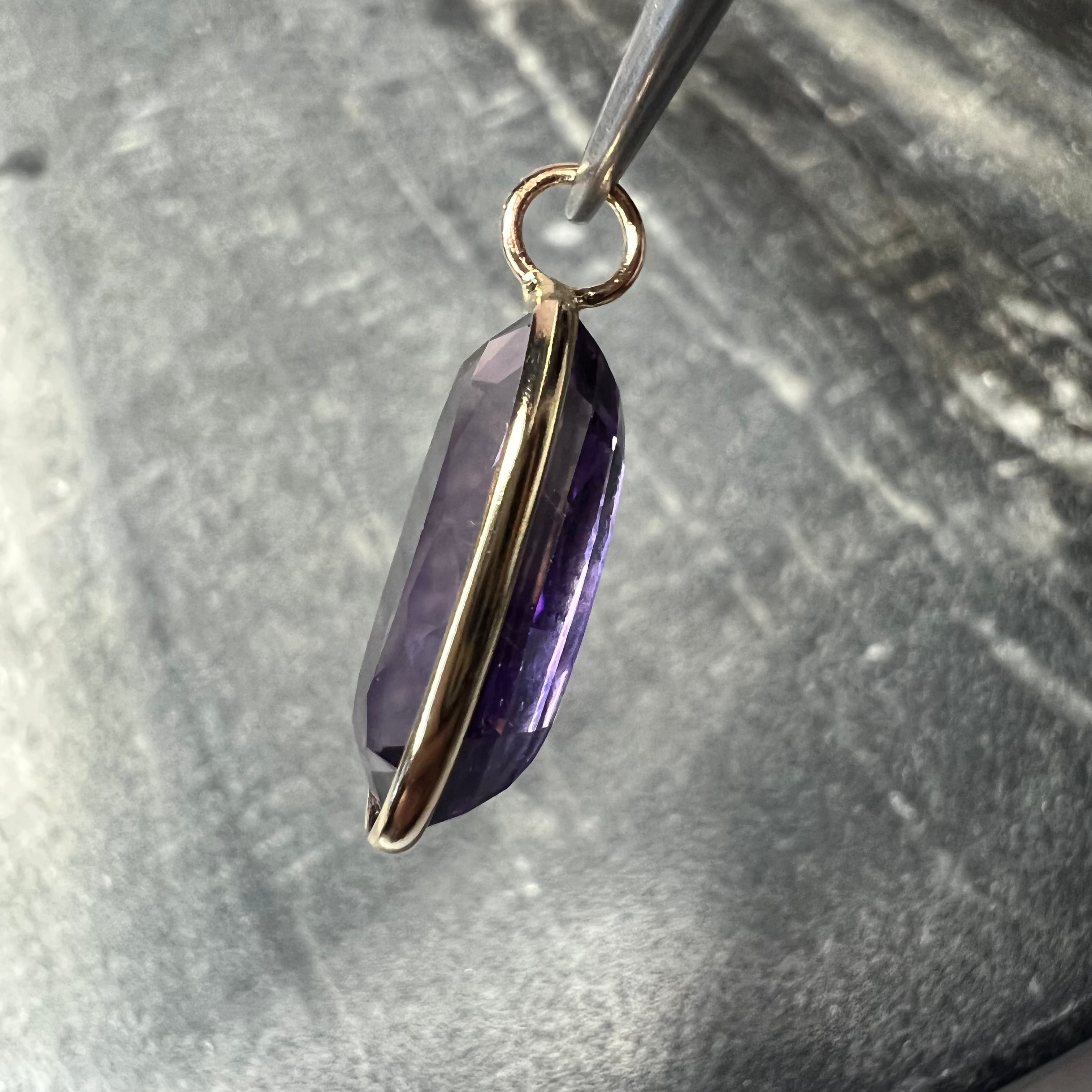 5.2CT Natural Long Oval Amethyst 14K Yellow Gold Pendant Charm 20x9mm