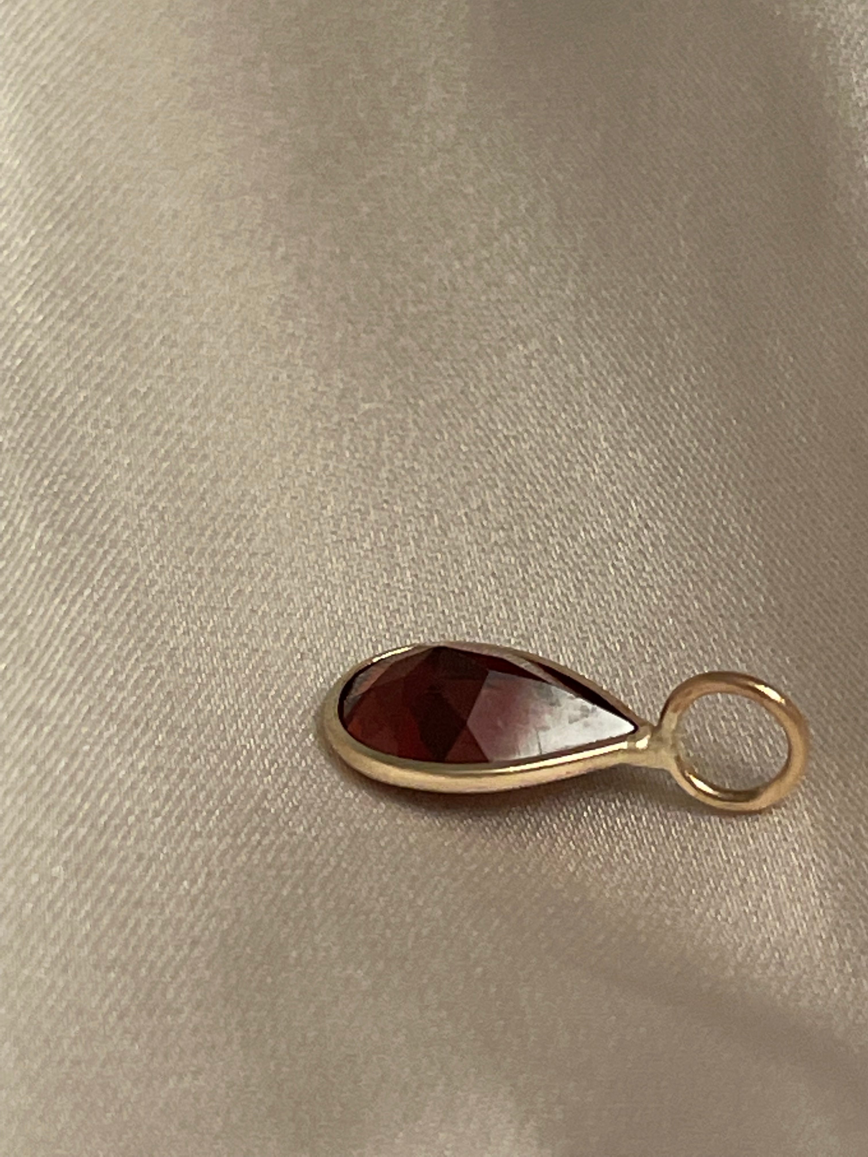 1.5CT Red Pear Garnet Solid 14K Yellow Gold Pendant Charm