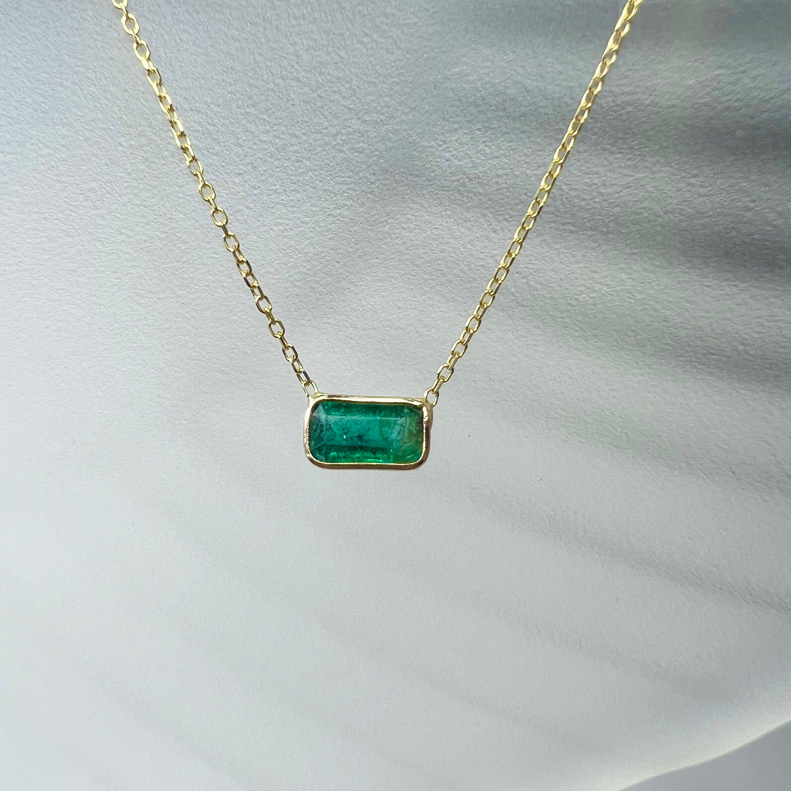 .60ct Emerald 18" 14K Yellow Gold Cable Chain Necklace