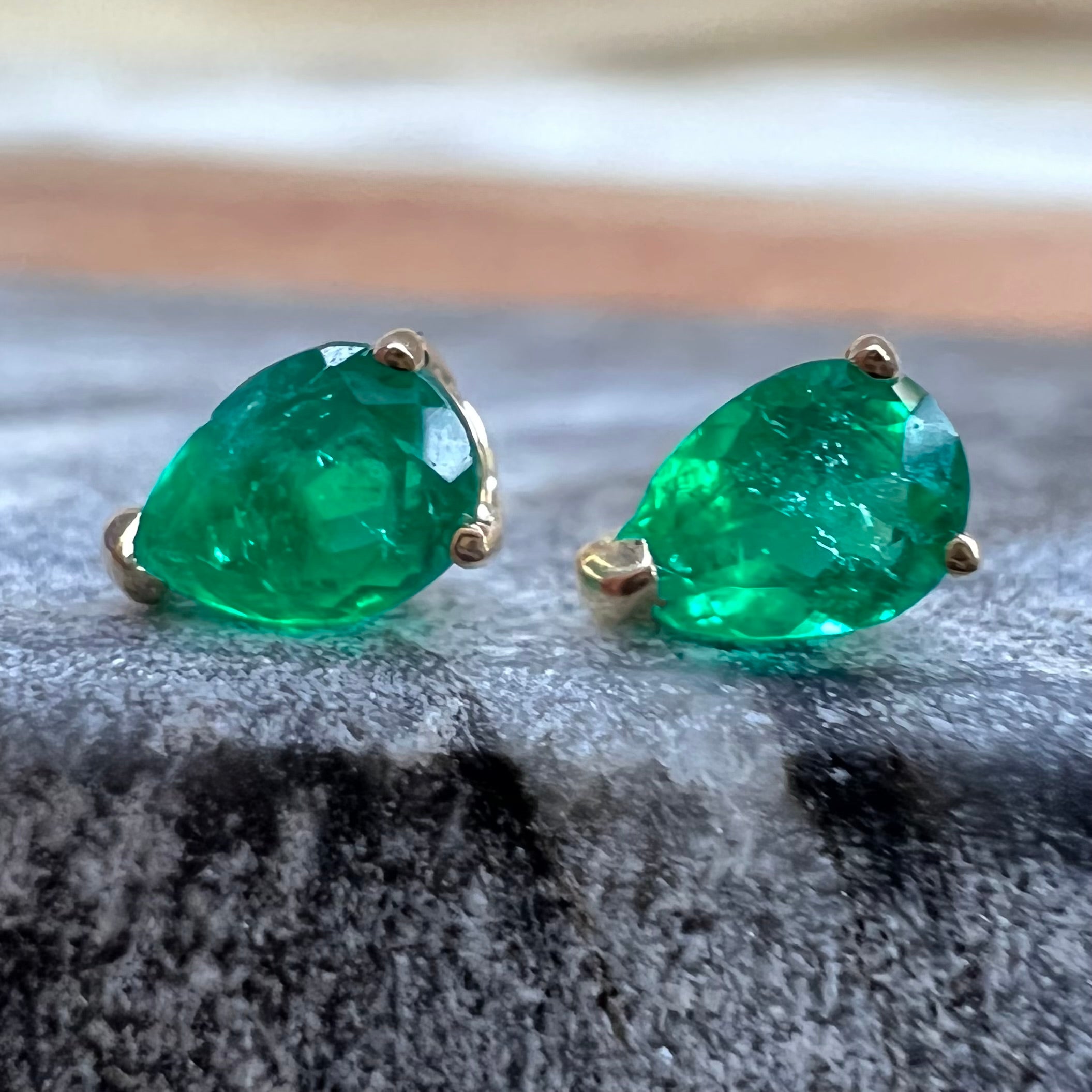 .60CT Colombian Emerald Pear Shaped 14K Yellow Gold Stud Earrings