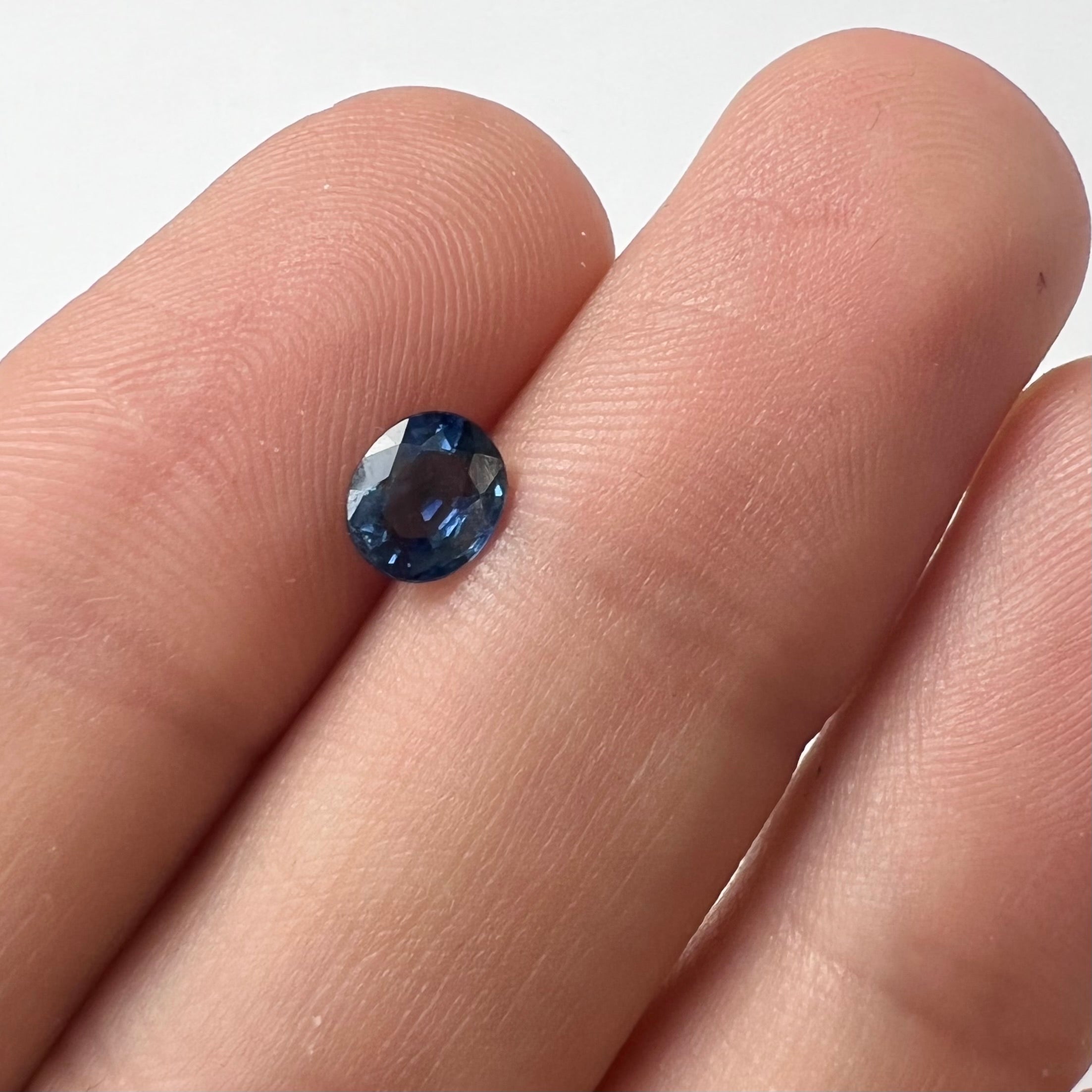 .75CT Loose Natural Oval Sapphire 5.92x5.03x2.66mm Earth mined Gemstone