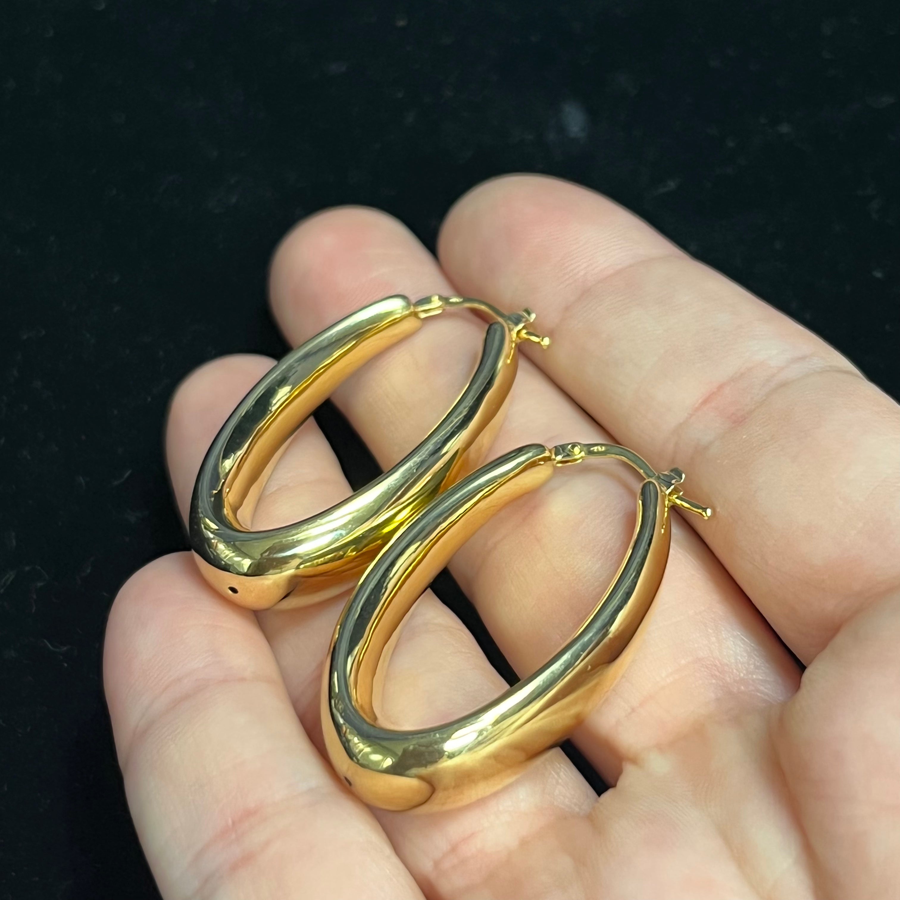 Long Oval 14K Yellow Gold Sleek Hoop Earrings