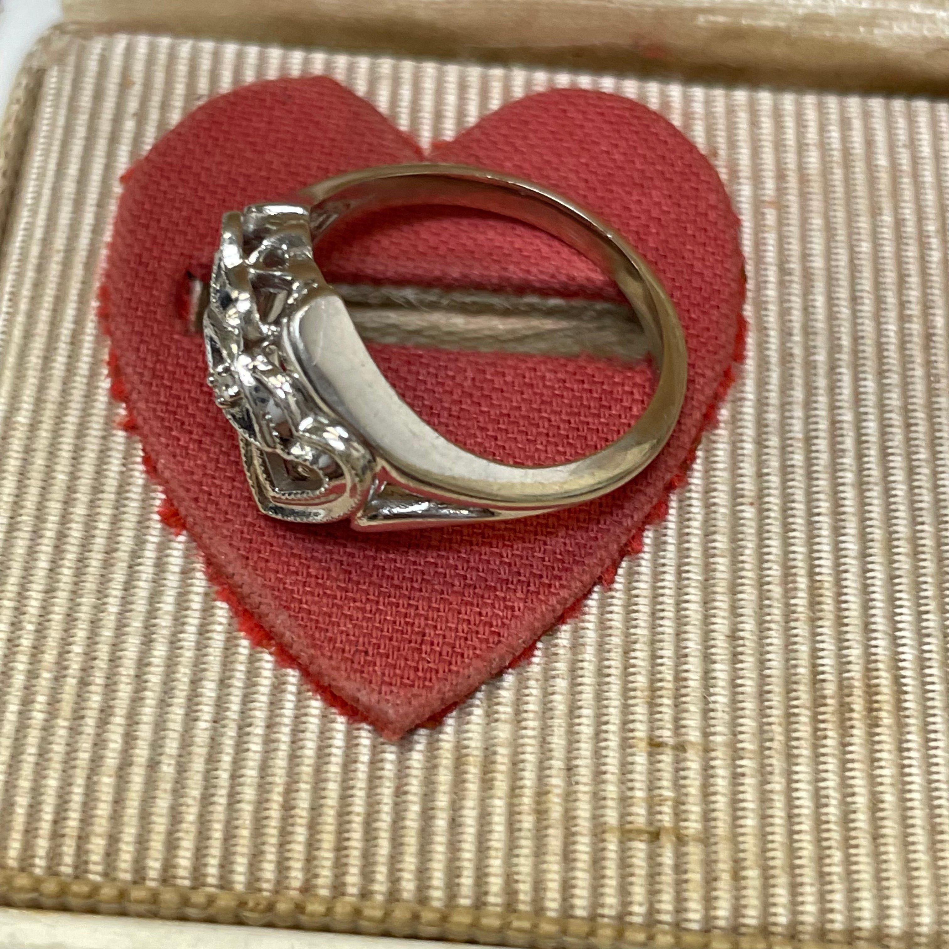 14K White Gold Diamond Double Heart Vintage Ring