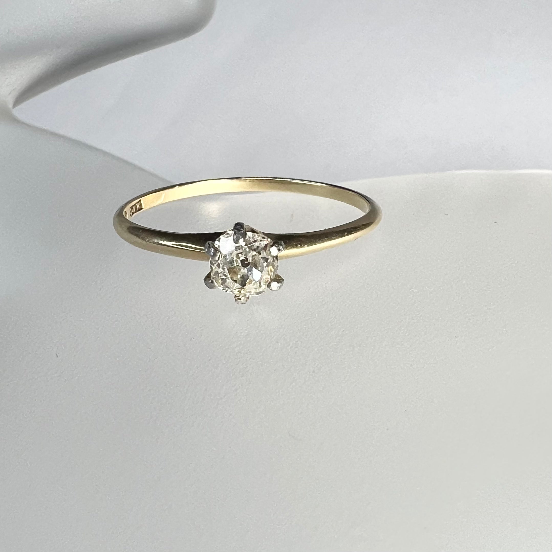 Solid 14K Yellow Gold Solitaire Diamond Ring Band Size 8.25